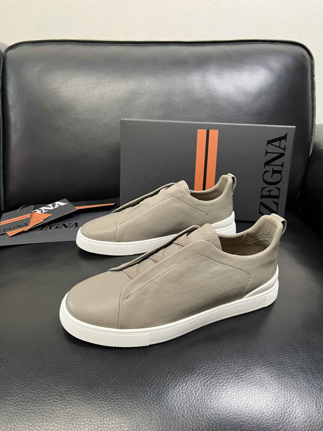 Zegna 高品质 顶级工艺品 杰尼亚 专柜新款原厂配置，意大利进口牛皮面料，进口牛里垫，透气舒适，鞋底