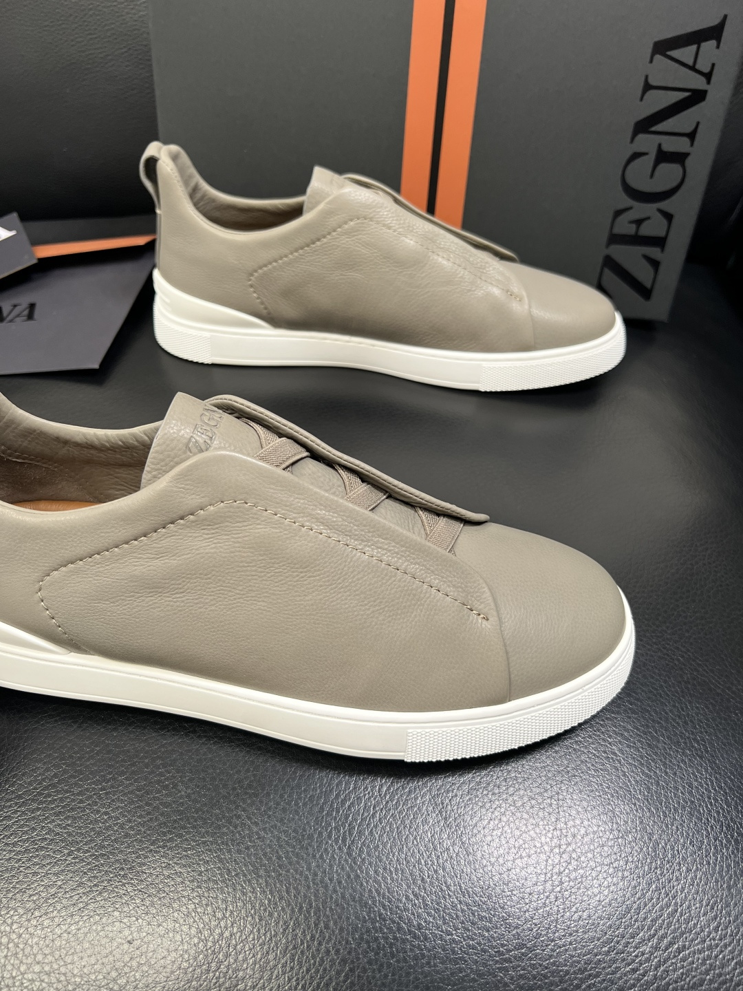 Zegna 高品质 顶级工艺品 杰尼亚 专柜新款原厂配置，意大利进口牛皮面料，进口牛里垫，透气舒适，鞋底