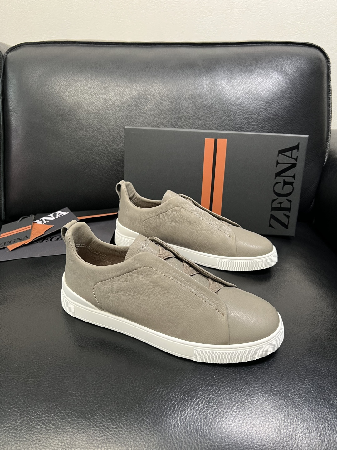 Zegna 高品质 顶级工艺品 杰尼亚 专柜新款原厂配置，意大利进口牛皮面料，进口牛里垫，透气舒适，鞋底