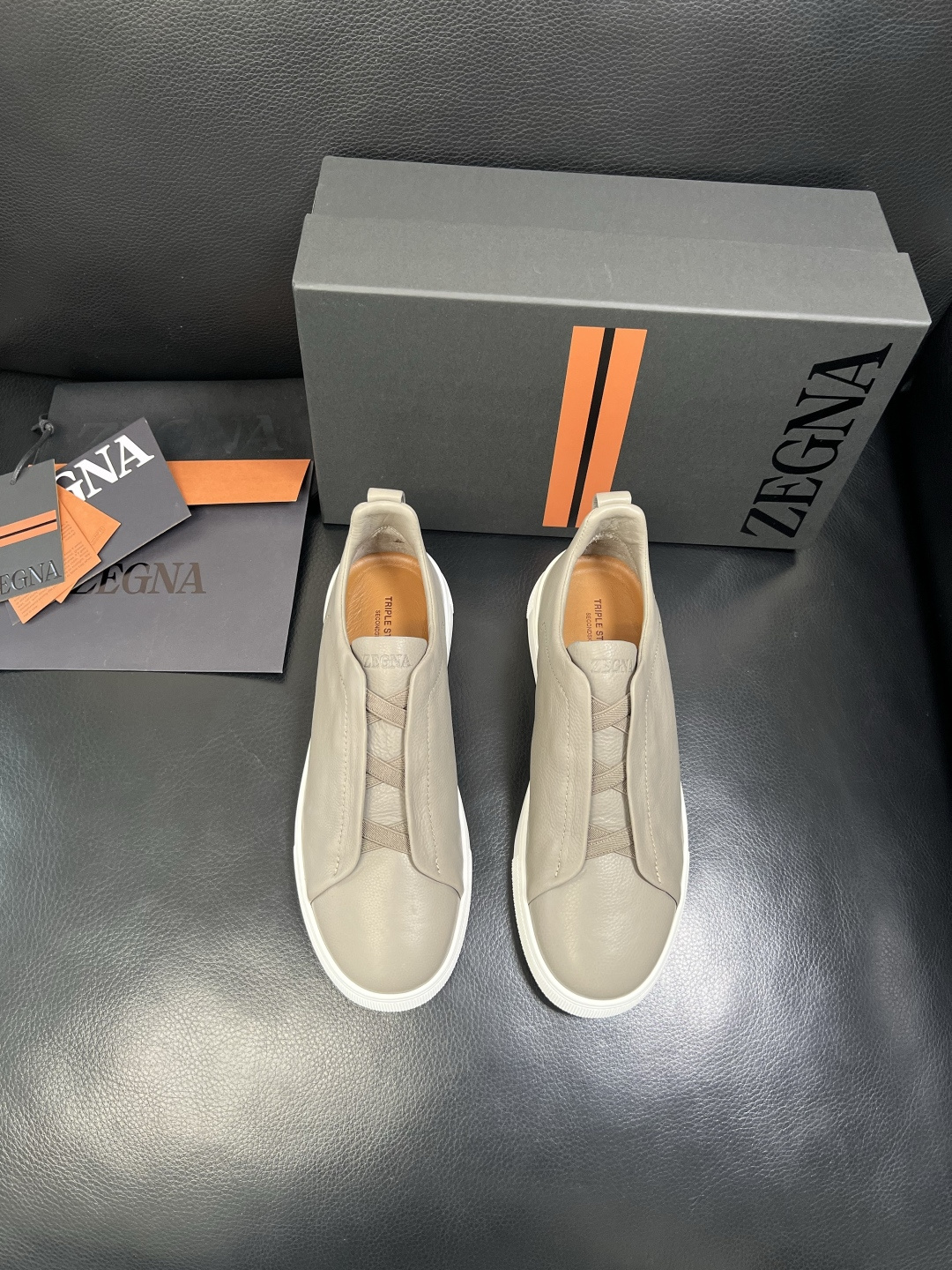 Zegna 高品质 顶级工艺品 杰尼亚 专柜新款原厂配置，意大利进口牛皮面料，进口牛里垫，透气舒适，鞋底