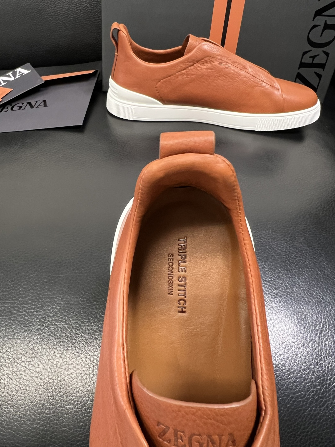 Zegna 高品质 顶级工艺品 杰尼亚 专柜新款原厂配置，意大利进口牛皮面料，进口牛里垫，透气舒适，鞋底