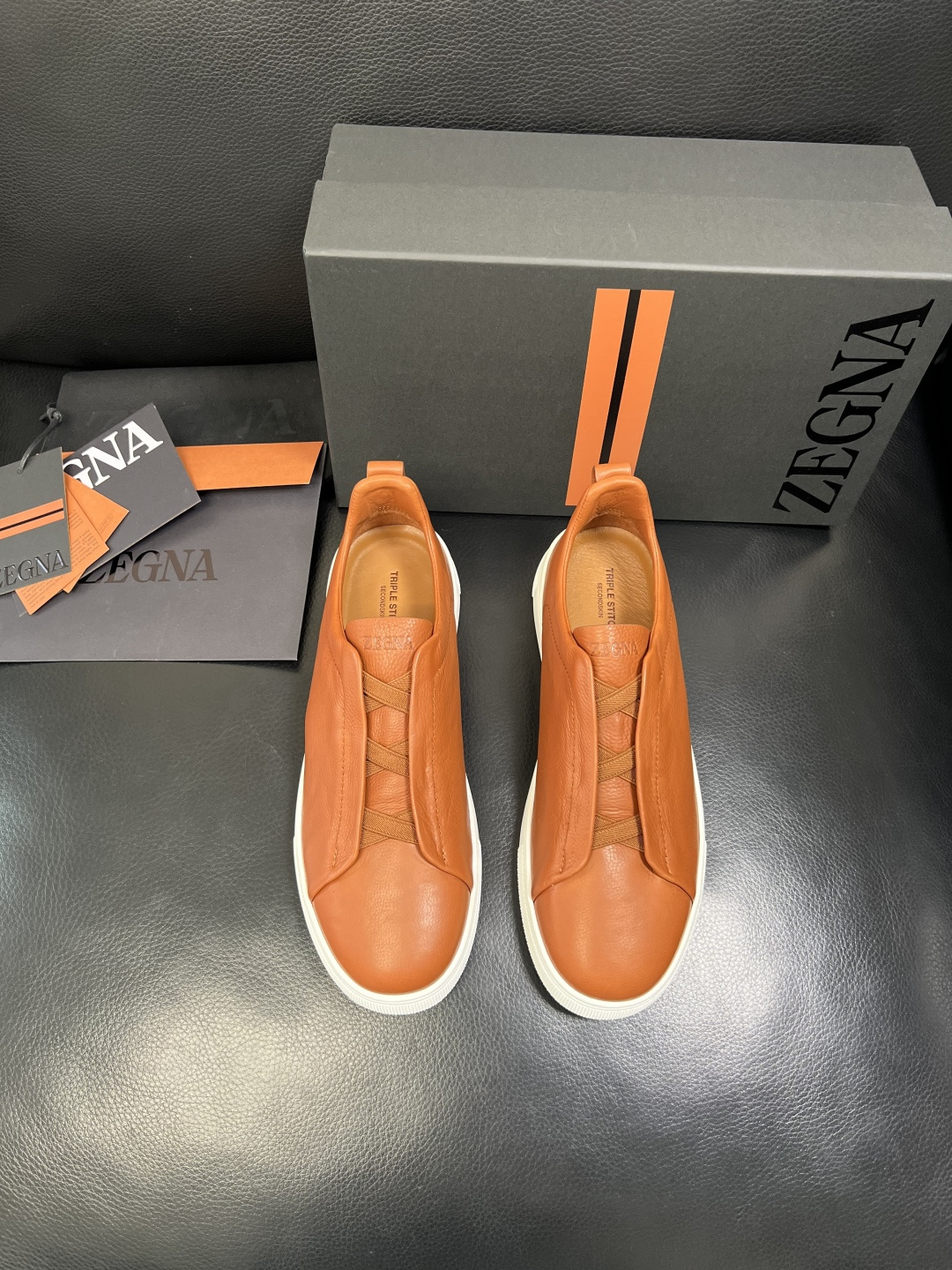 Zegna 高品质 顶级工艺品 杰尼亚 专柜新款原厂配置，意大利进口牛皮面料，进口牛里垫，透气舒适，鞋底