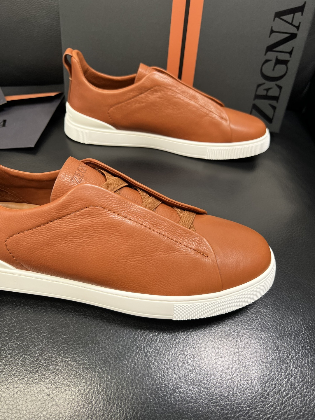 Zegna 高品质 顶级工艺品 杰尼亚 专柜新款原厂配置，意大利进口牛皮面料，进口牛里垫，透气舒适，鞋底