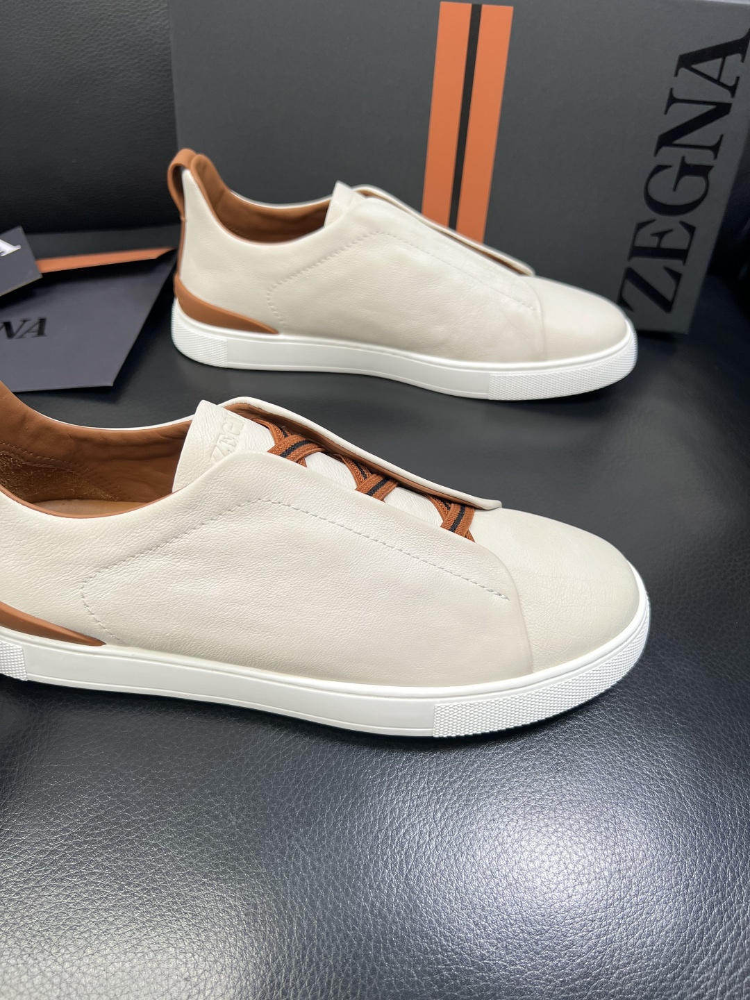 Zegna 高品质 顶级工艺品 杰尼亚 专柜新款原厂配置，意大利进口牛皮面料，进口牛里垫，透气舒适，鞋底