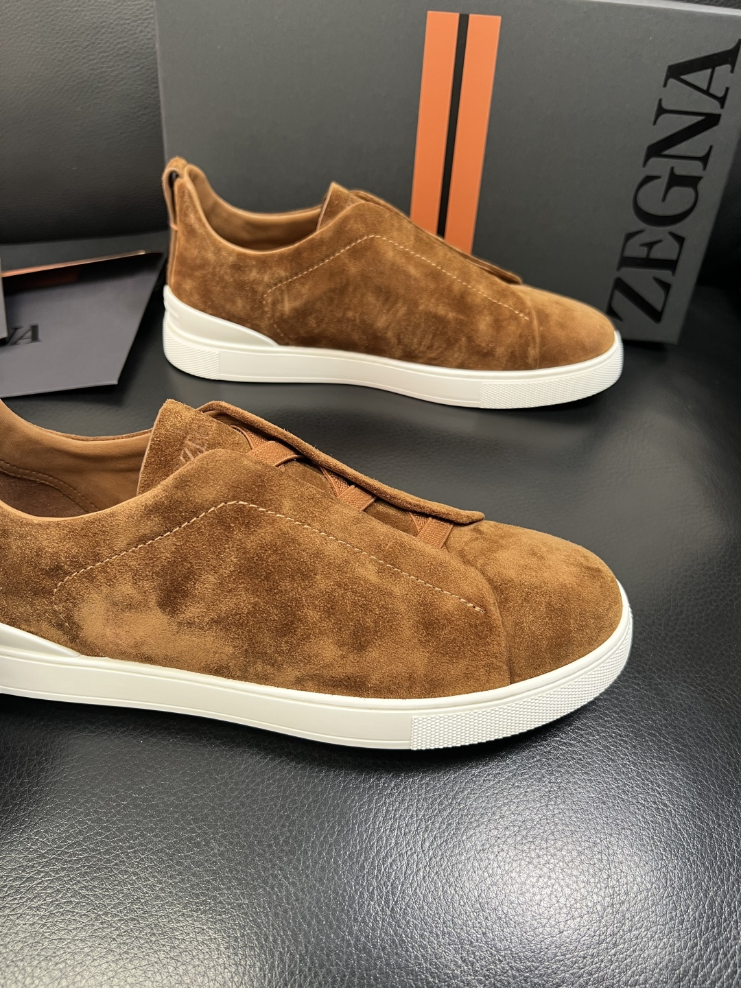 Zegna 高品质 顶级工艺品 杰尼亚 专柜新款原厂配置，意大利进口牛皮面料，进口牛里垫，透气舒适，鞋底