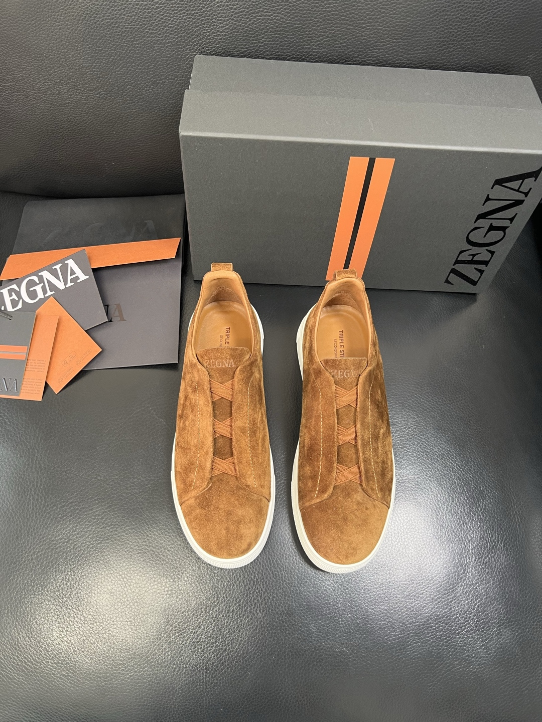 Zegna 高品质 顶级工艺品 杰尼亚 专柜新款原厂配置，意大利进口牛皮面料，进口牛里垫，透气舒适，鞋底