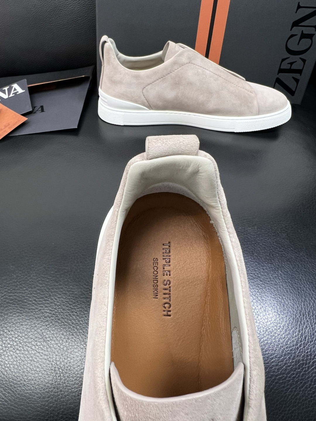 Zegna 高品质 顶级工艺品 杰尼亚 专柜新款原厂配置，意大利进口牛皮面料，进口牛里垫，透气舒适，鞋底