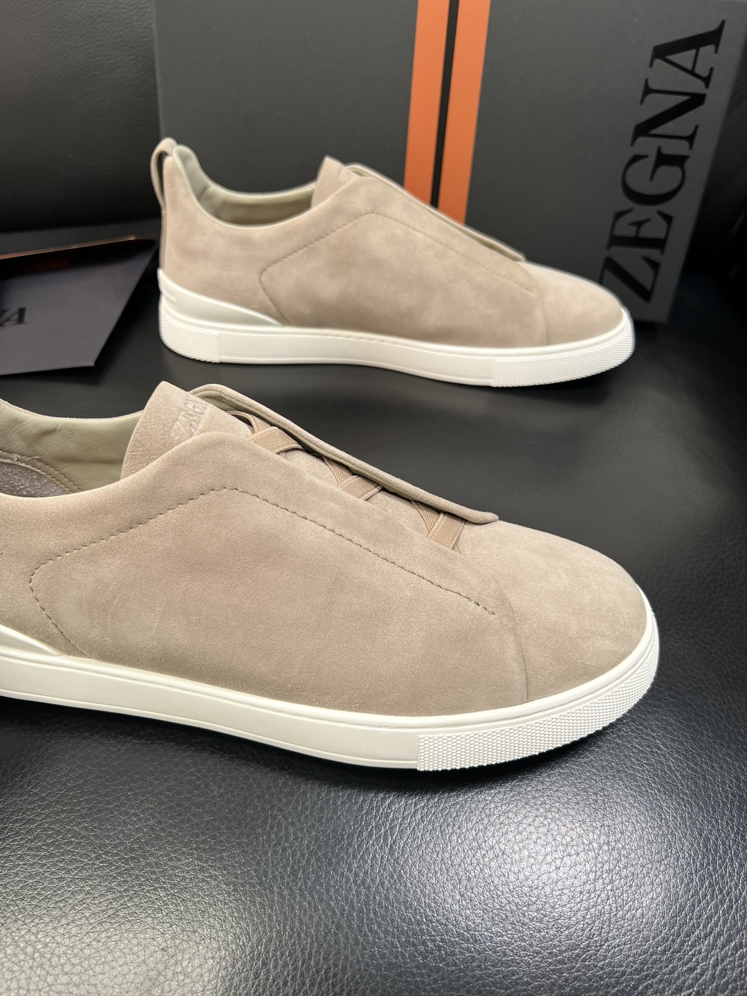 Zegna 高品质 顶级工艺品 杰尼亚 专柜新款原厂配置，意大利进口牛皮面料，进口牛里垫，透气舒适，鞋底