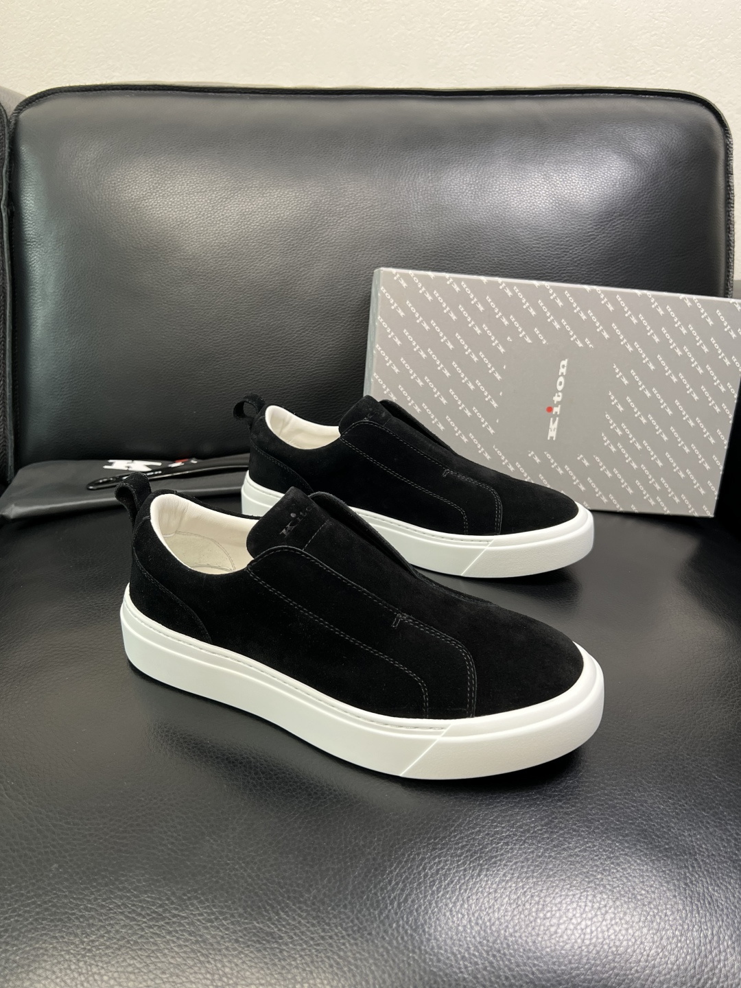 kiton 高品质 顶级工艺品 专柜新品同步，鞋面意大利进口牛皮面料，进口水染牛皮内里垫，鞋底：原厂特供