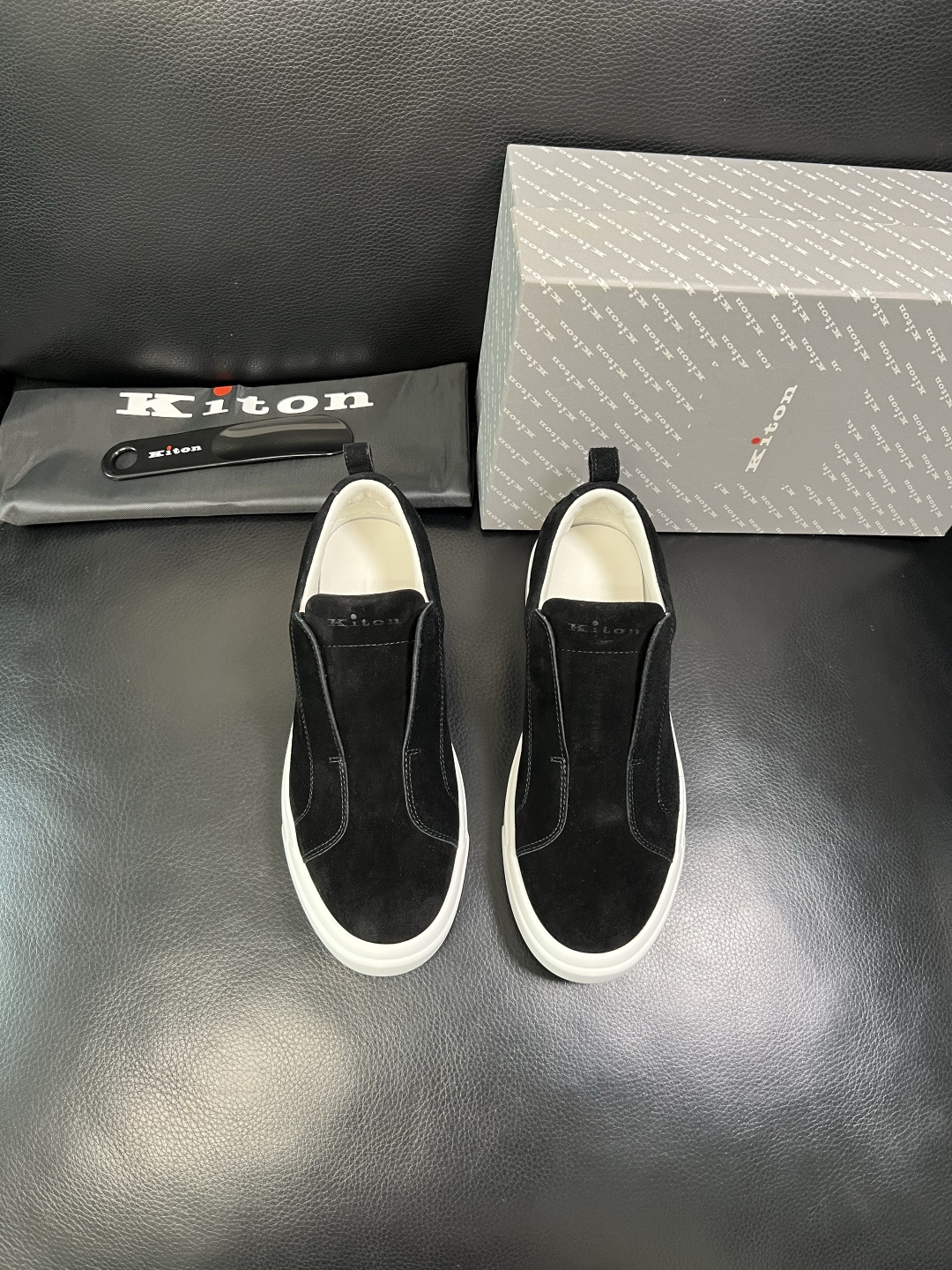 kiton 高品质 顶级工艺品 专柜新品同步，鞋面意大利进口牛皮面料，进口水染牛皮内里垫，鞋底：原厂特供