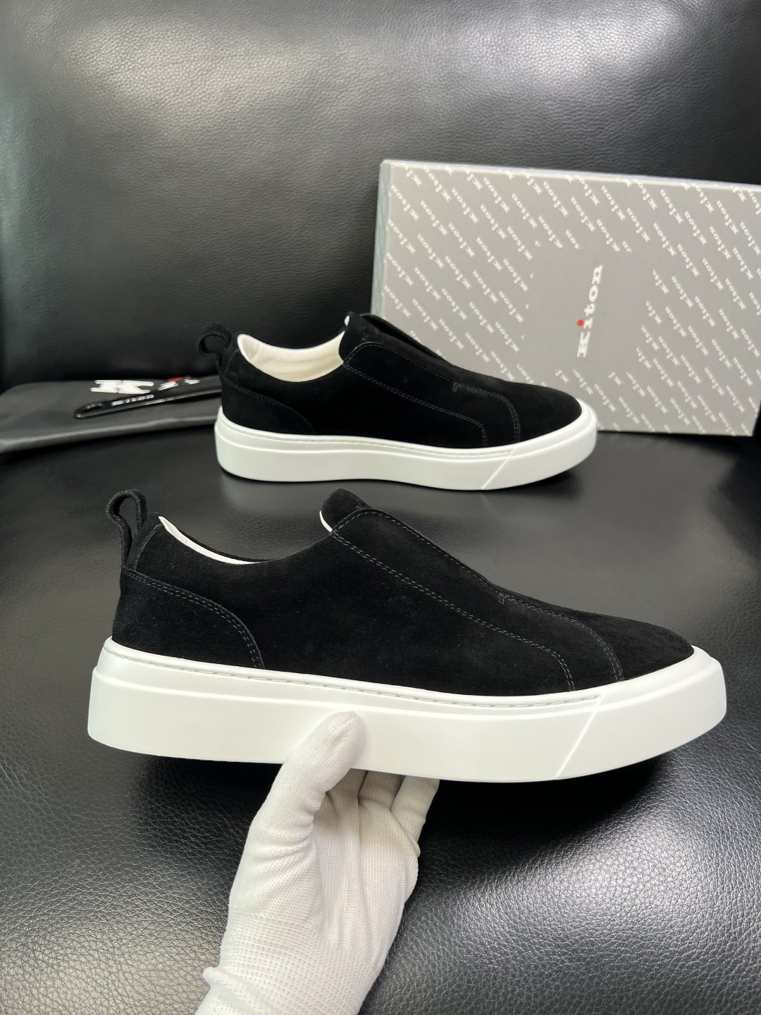 kiton 高品质 顶级工艺品 专柜新品同步，鞋面意大利进口牛皮面料，进口水染牛皮内里垫，鞋底：原厂特供