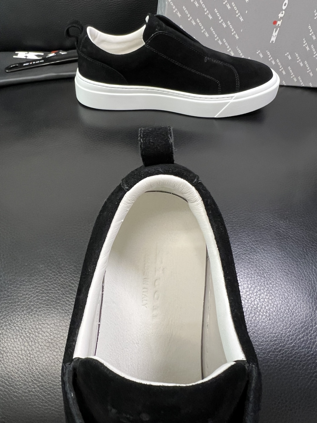 kiton 高品质 顶级工艺品 专柜新品同步，鞋面意大利进口牛皮面料，进口水染牛皮内里垫，鞋底：原厂特供