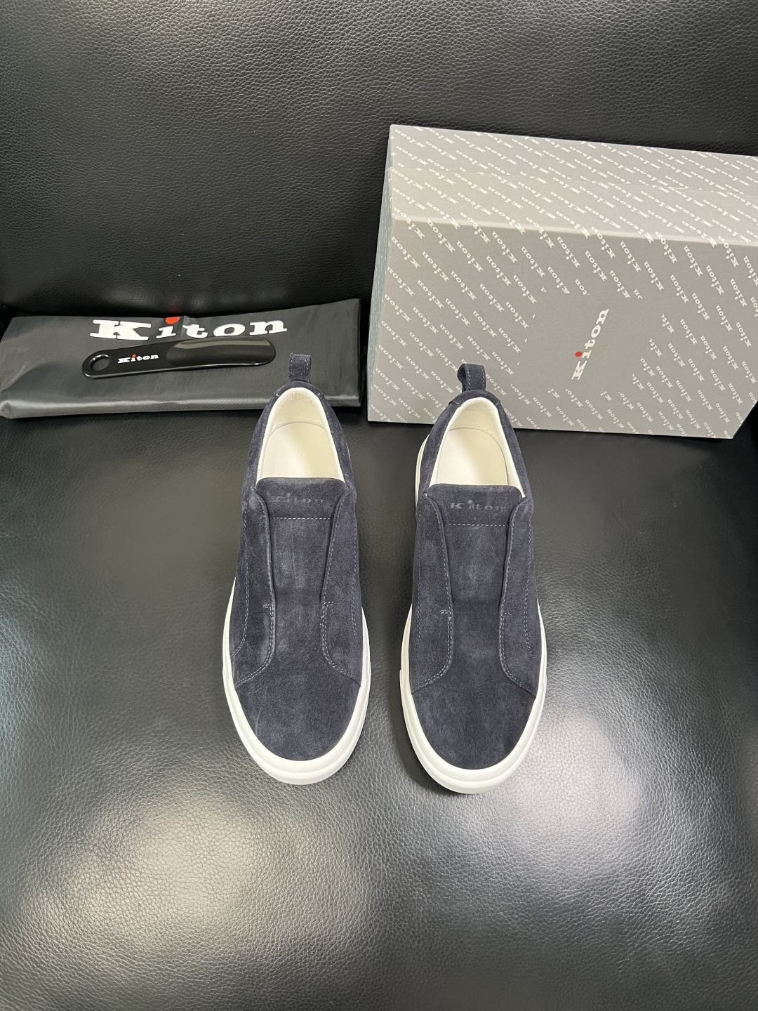 kiton 高品质 顶级工艺品 专柜新品同步，鞋面意大利进口牛皮面料，进口水染牛皮内里垫，鞋底：原厂特供