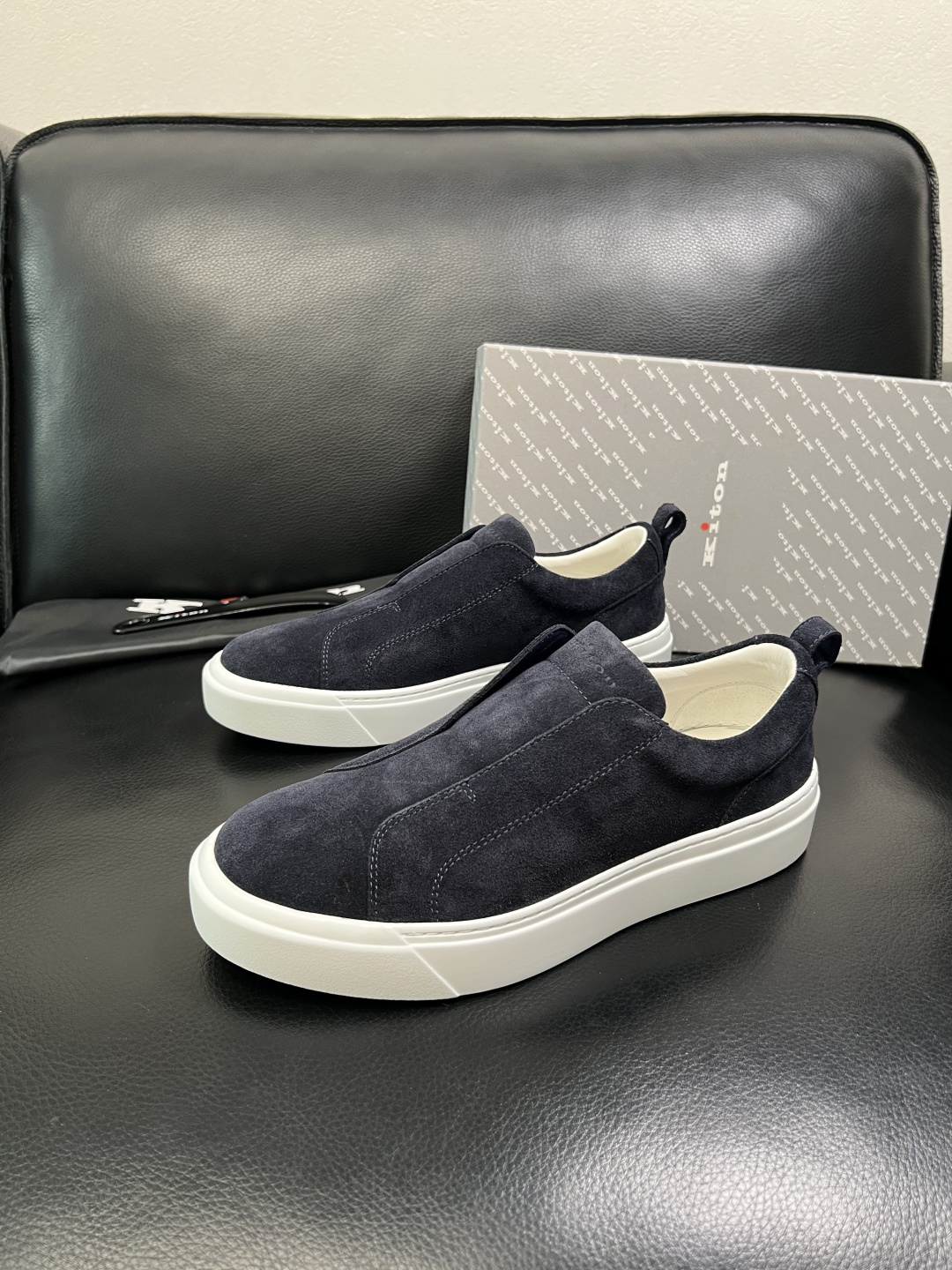 kiton 高品质 顶级工艺品 专柜新品同步，鞋面意大利进口牛皮面料，进口水染牛皮内里垫，鞋底：原厂特供