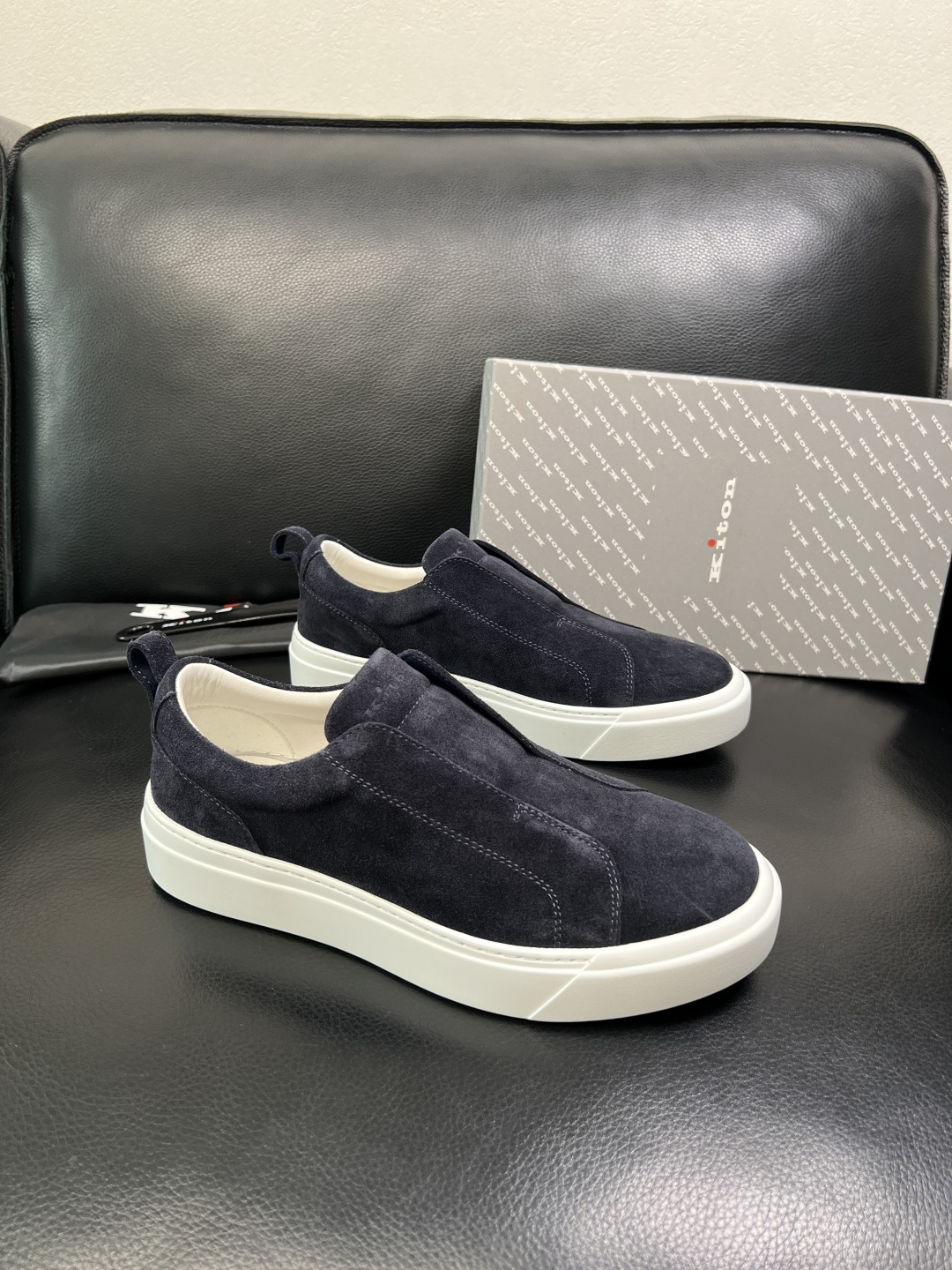 kiton 高品质 顶级工艺品 专柜新品同步，鞋面意大利进口牛皮面料，进口水染牛皮内里垫，鞋底：原厂特供