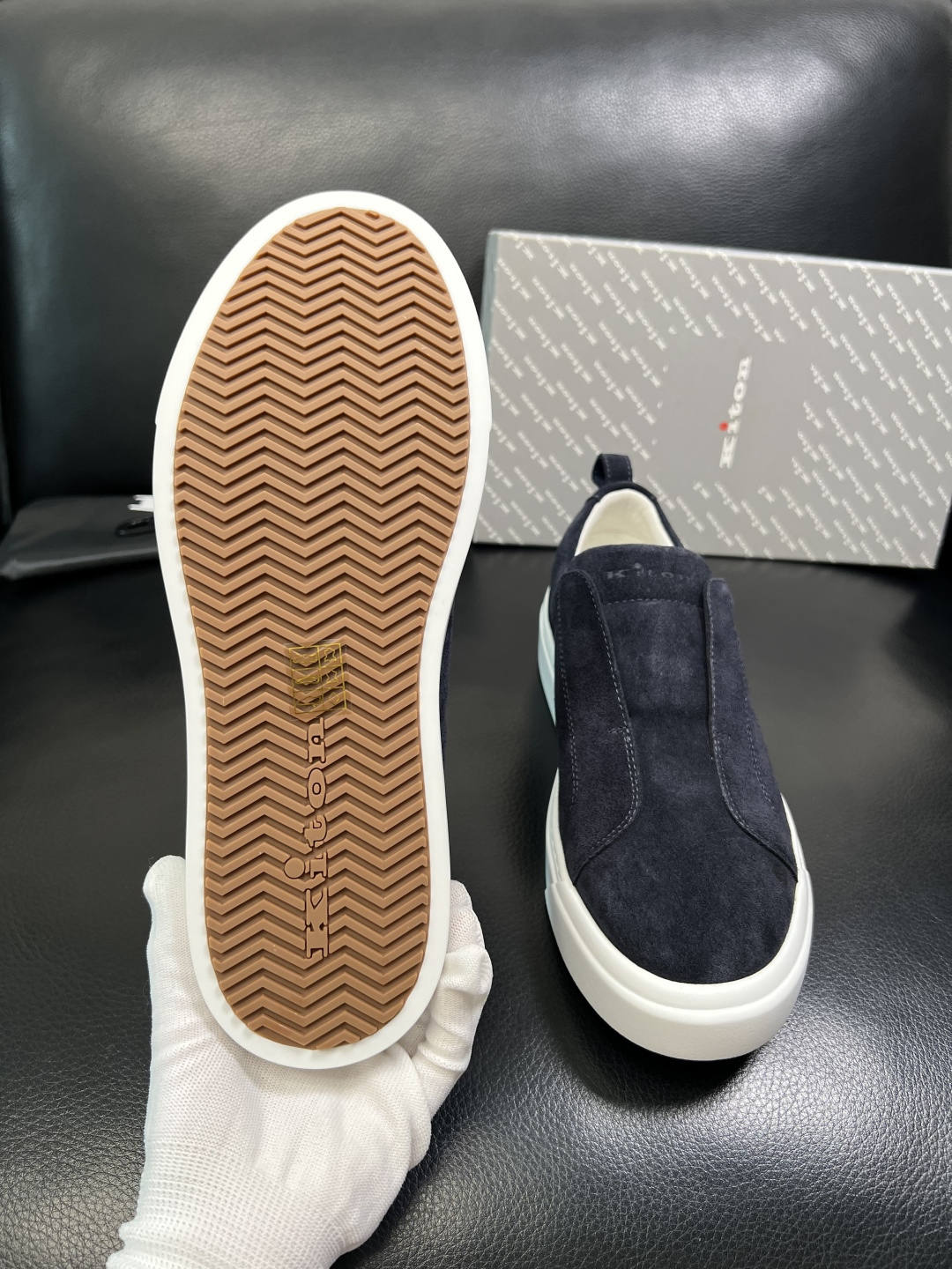 kiton 高品质 顶级工艺品 专柜新品同步，鞋面意大利进口牛皮面料，进口水染牛皮内里垫，鞋底：原厂特供