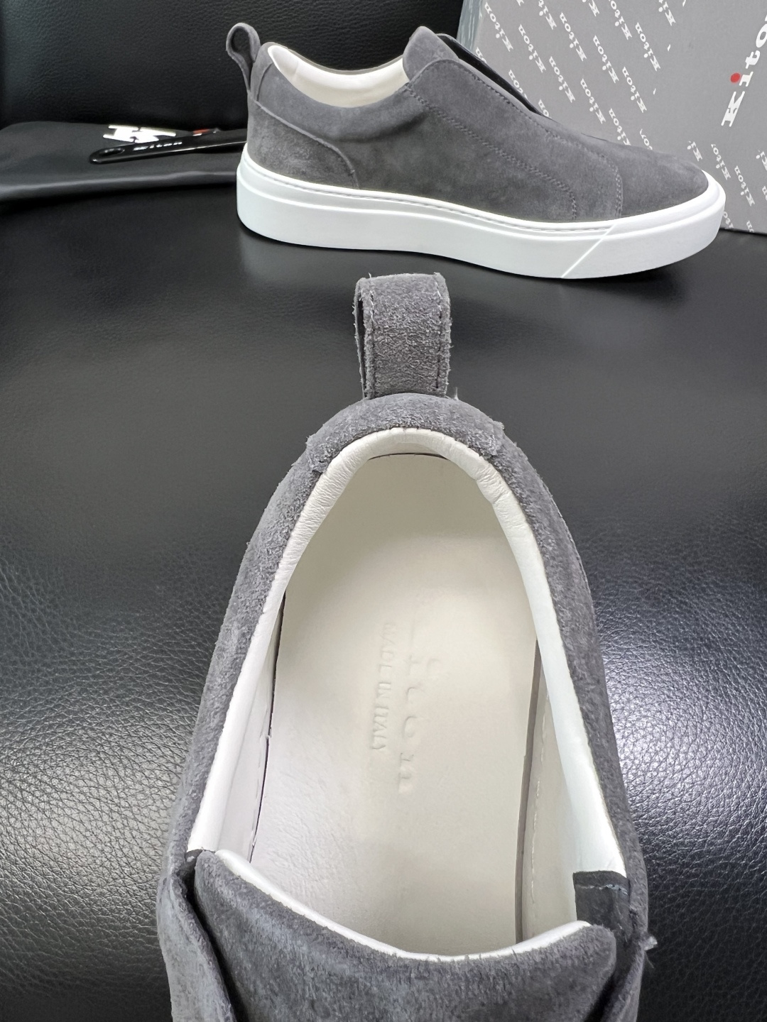 kiton 高品质 顶级工艺品 专柜新品同步，鞋面意大利进口牛皮面料，进口水染牛皮内里垫，鞋底：原厂特供