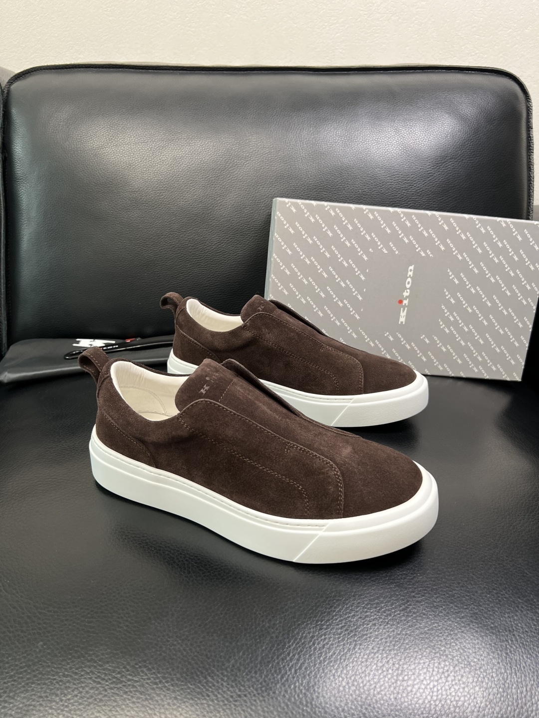 kiton 高品质 顶级工艺品 专柜新品同步，鞋面意大利进口牛皮面料，进口水染牛皮内里垫，鞋底：原厂特供