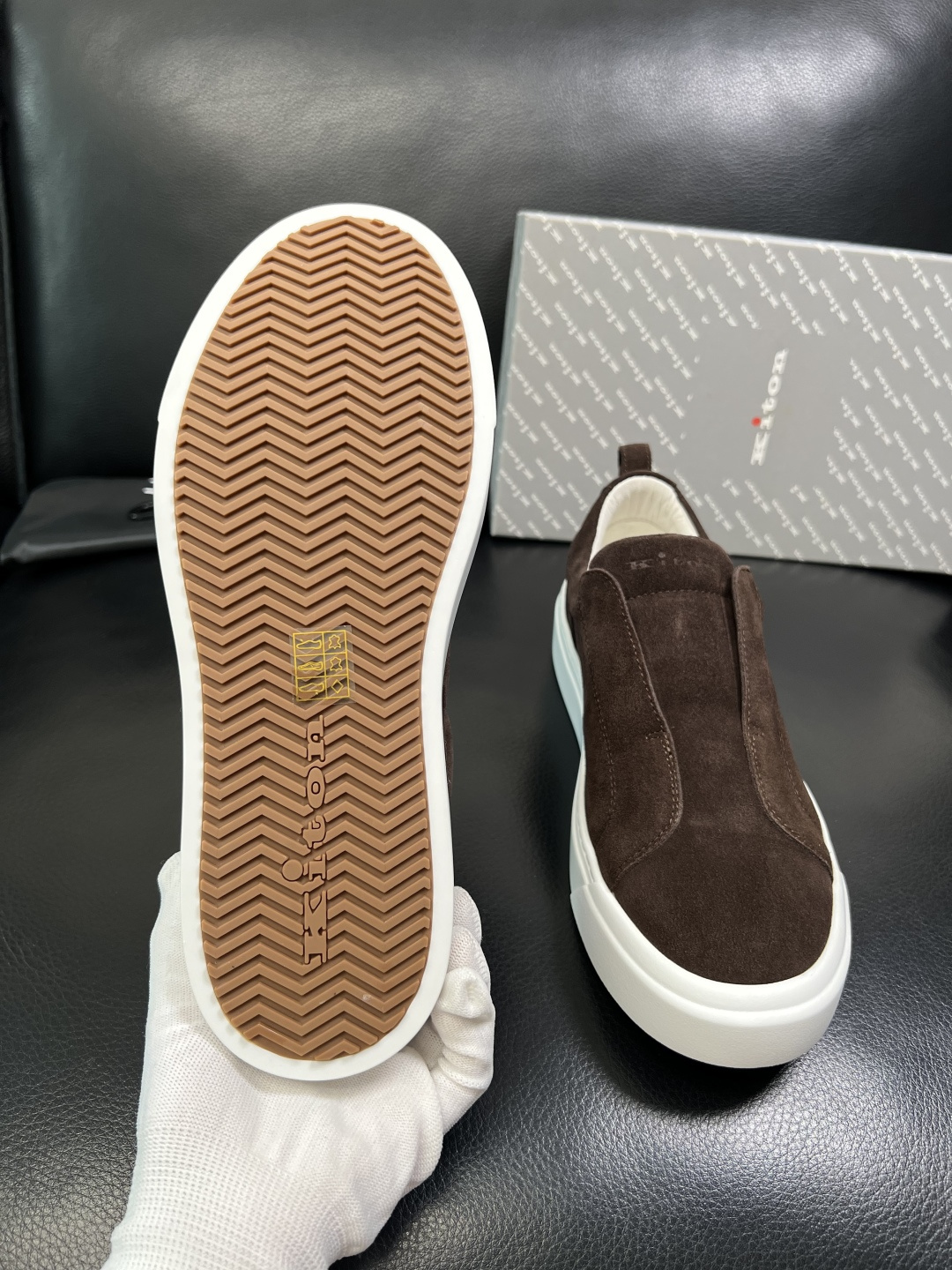 kiton 高品质 顶级工艺品 专柜新品同步，鞋面意大利进口牛皮面料，进口水染牛皮内里垫，鞋底：原厂特供