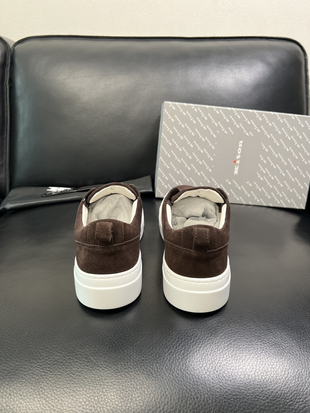 kiton 高品质 顶级工艺品 专柜新品同步，鞋面意大利进口牛皮面料，进口水染牛皮内里垫，鞋底：原厂特供