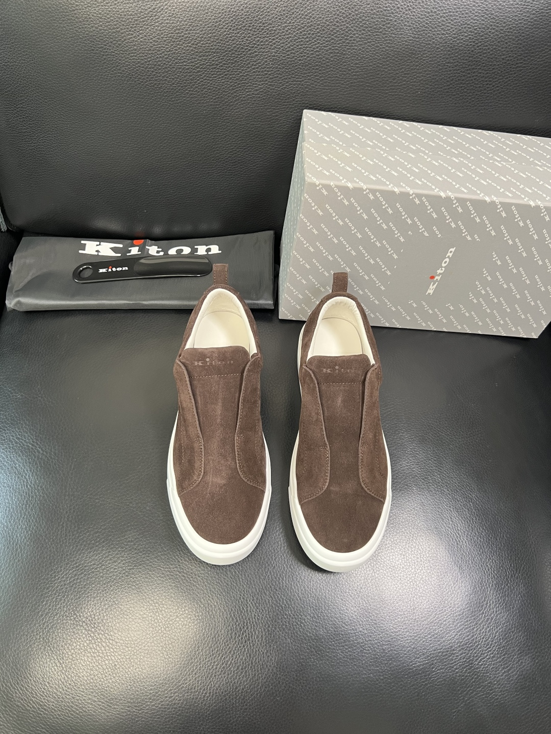 kiton 高品质 顶级工艺品 专柜新品同步，鞋面意大利进口牛皮面料，进口水染牛皮内里垫，鞋底：原厂特供