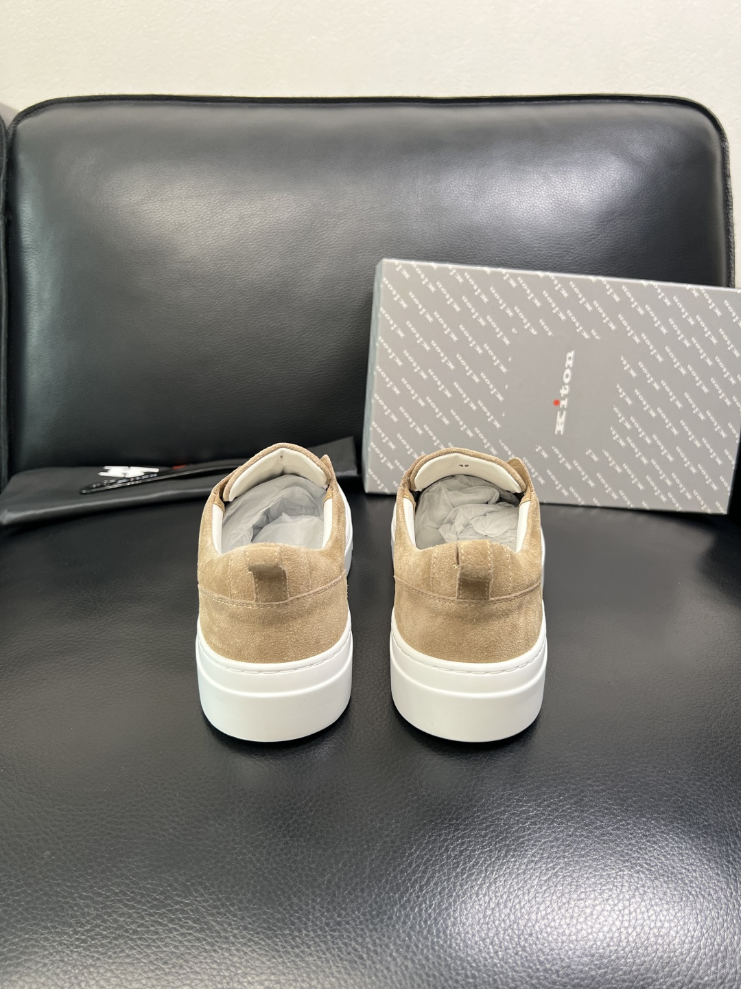 kiton 高品质 顶级工艺品 专柜新品同步，鞋面意大利进口牛皮面料，进口水染牛皮内里垫，鞋底：原厂特供