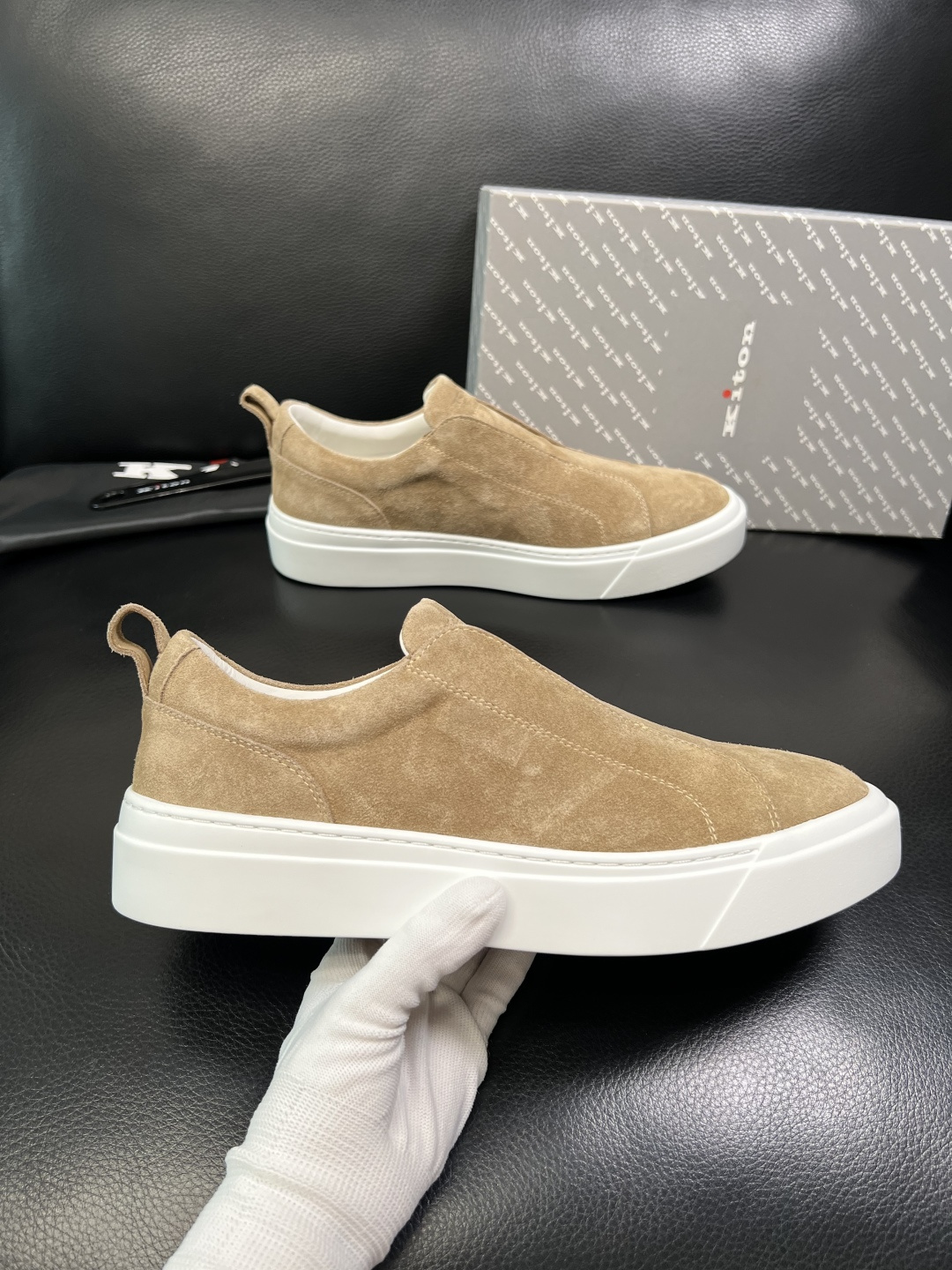 kiton 高品质 顶级工艺品 专柜新品同步，鞋面意大利进口牛皮面料，进口水染牛皮内里垫，鞋底：原厂特供