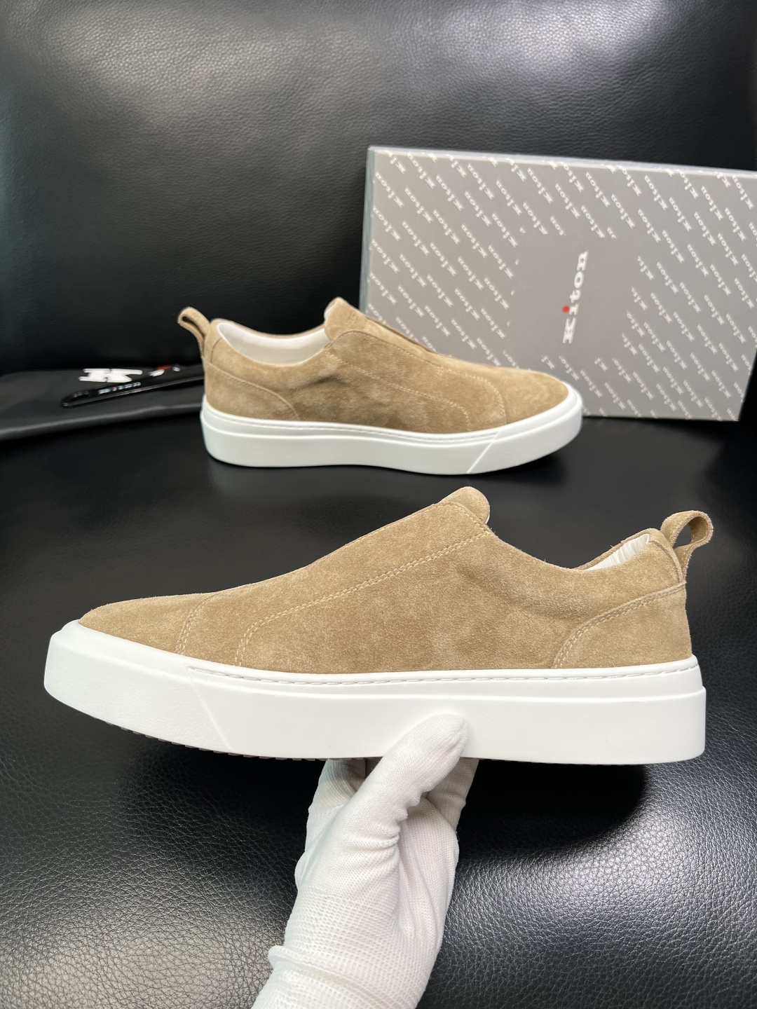 kiton 高品质 顶级工艺品 专柜新品同步，鞋面意大利进口牛皮面料，进口水染牛皮内里垫，鞋底：原厂特供