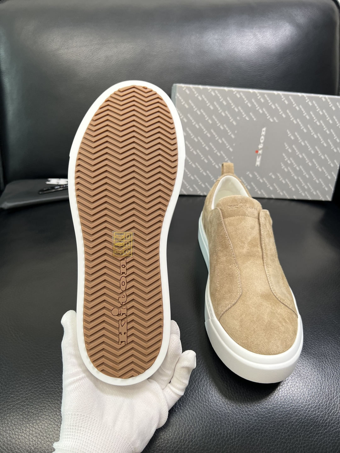 kiton 高品质 顶级工艺品 专柜新品同步，鞋面意大利进口牛皮面料，进口水染牛皮内里垫，鞋底：原厂特供