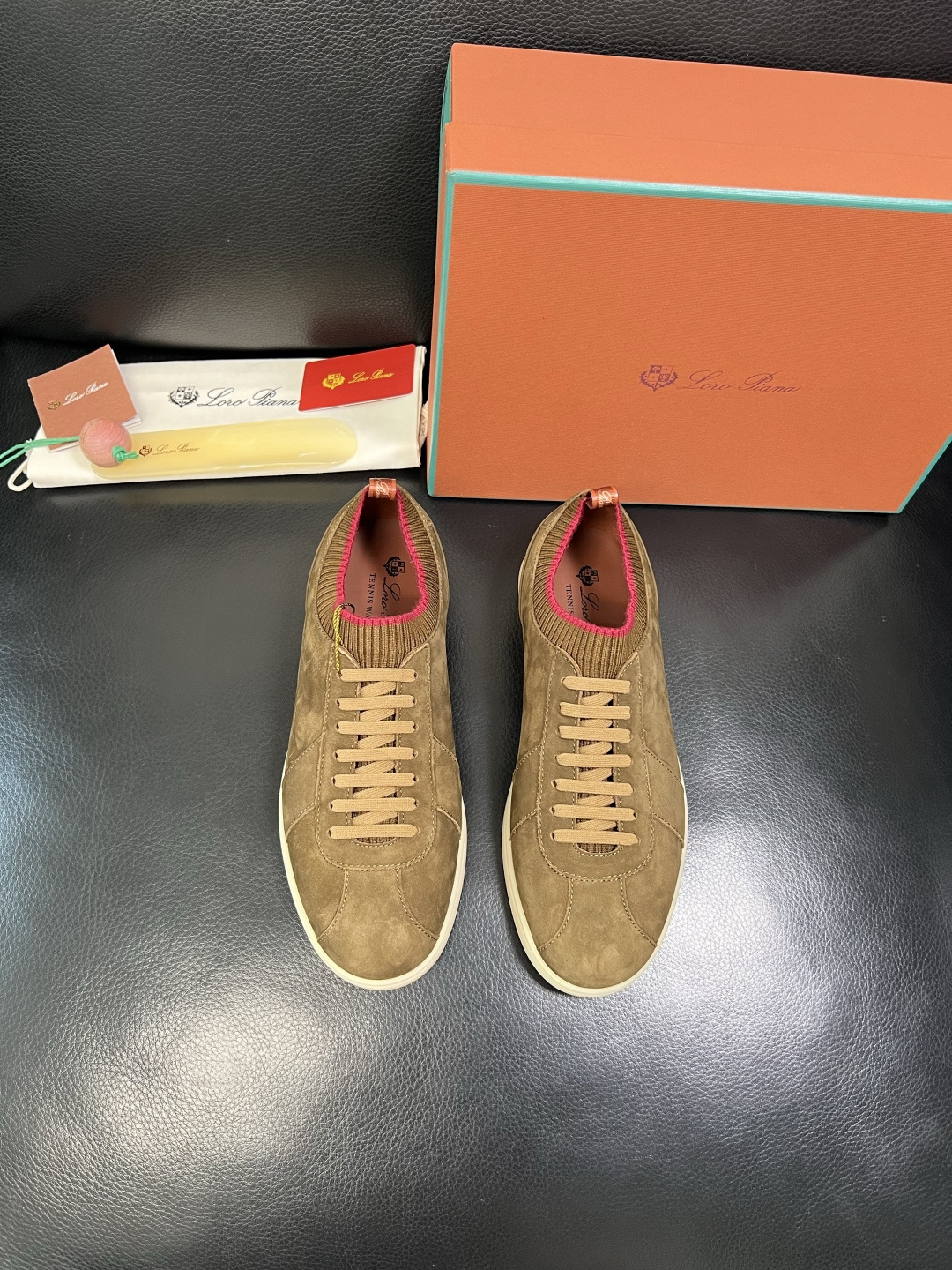 Loro Piana 高品质 顶级工艺品 诺悠翩雅 新品专柜同步原厂配置，鞋面意大利进口牛皮面料，高品质