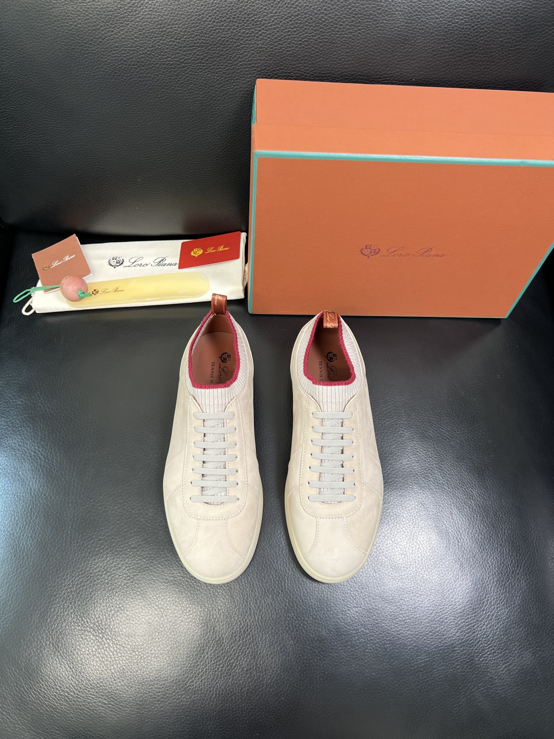 Loro Piana 高品质 顶级工艺品 诺悠翩雅 新品专柜同步原厂配置，鞋面意大利进口牛皮面料，高品质