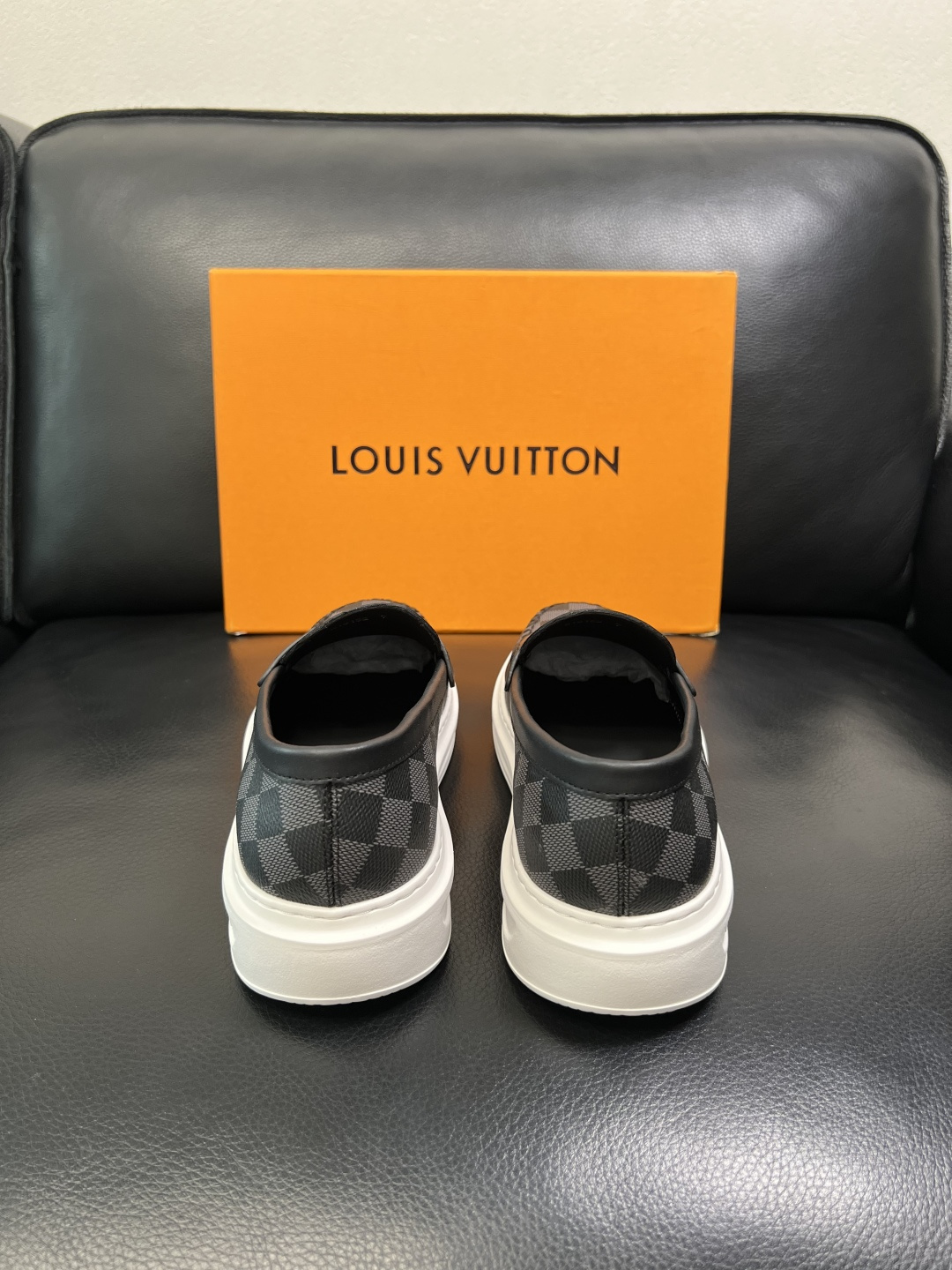 Lv 高品质 顶级工艺品 路易威登，运动板鞋专柜同步，鞋面意大利进口，高品质拼接缤纷色彩复杂工艺品，进口