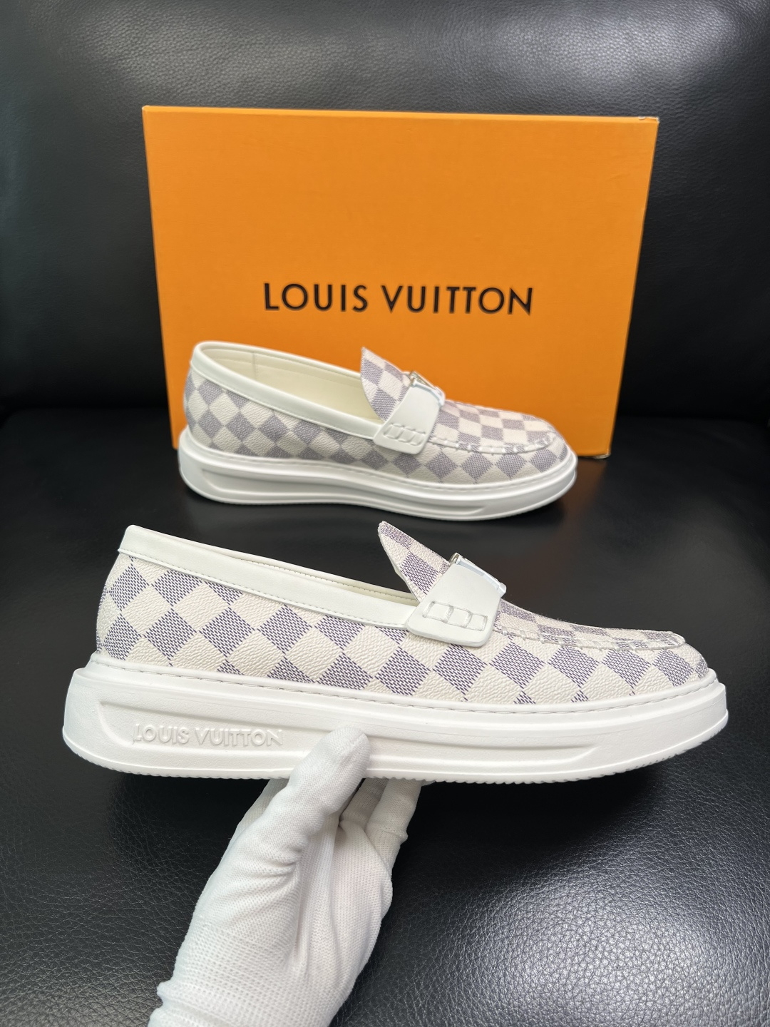 Lv 高品质 顶级工艺品 路易威登，运动板鞋专柜同步，鞋面意大利进口，高品质拼接缤纷色彩复杂工艺品，进口