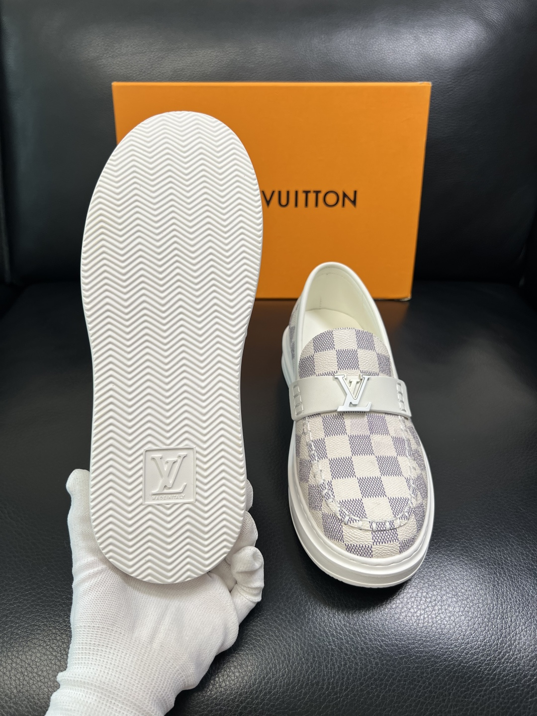 Lv 高品质 顶级工艺品 路易威登，运动板鞋专柜同步，鞋面意大利进口，高品质拼接缤纷色彩复杂工艺品，进口