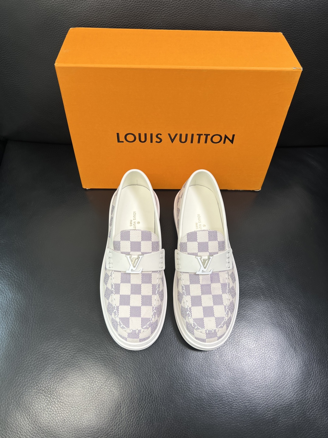 Lv 高品质 顶级工艺品 路易威登，运动板鞋专柜同步，鞋面意大利进口，高品质拼接缤纷色彩复杂工艺品，进口