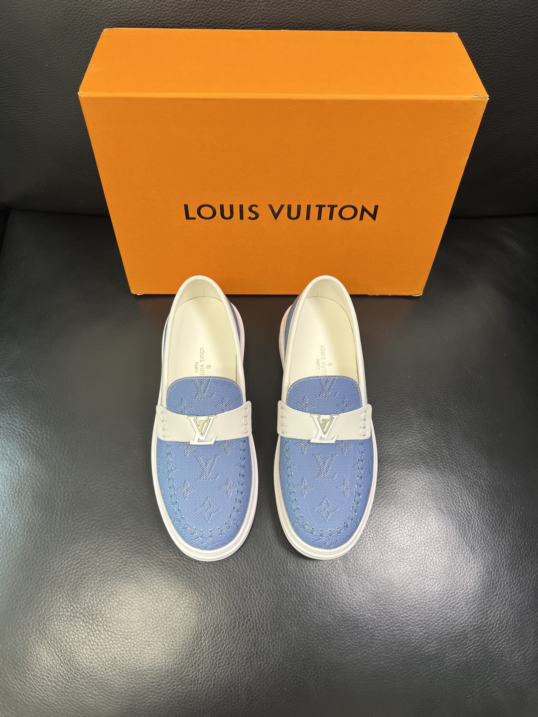 Lv 高品质 顶级工艺品 路易威登，运动板鞋专柜同步，鞋面意大利进口，高品质拼接缤纷色彩复杂工艺品，进口