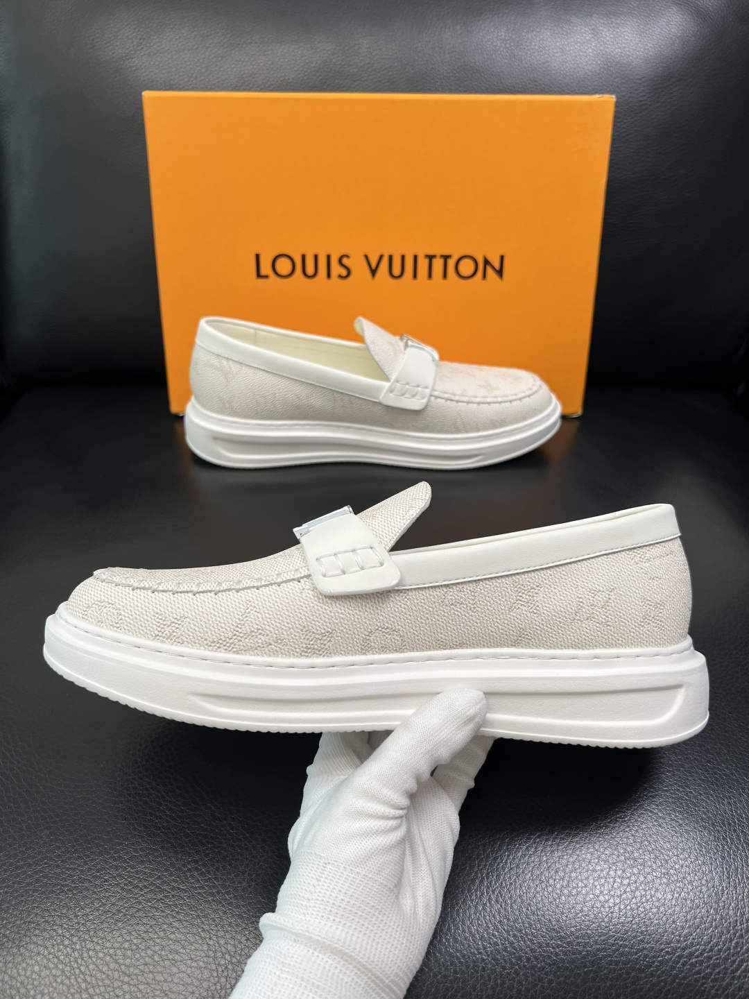 Lv 高品质 顶级工艺品 路易威登，运动板鞋专柜同步，鞋面意大利进口，高品质拼接缤纷色彩复杂工艺品，进口