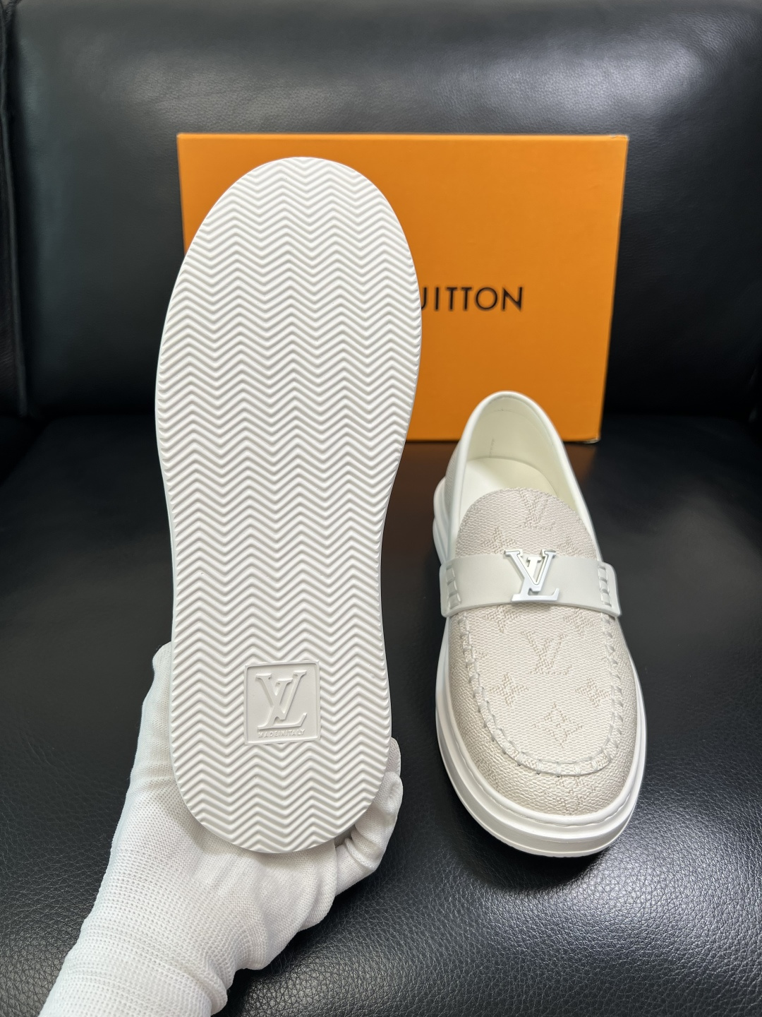 Lv 高品质 顶级工艺品 路易威登，运动板鞋专柜同步，鞋面意大利进口，高品质拼接缤纷色彩复杂工艺品，进口