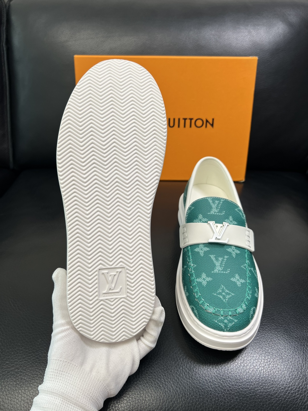 Lv 高品质 顶级工艺品 路易威登，运动板鞋专柜同步，鞋面意大利进口，高品质拼接缤纷色彩复杂工艺品，进口