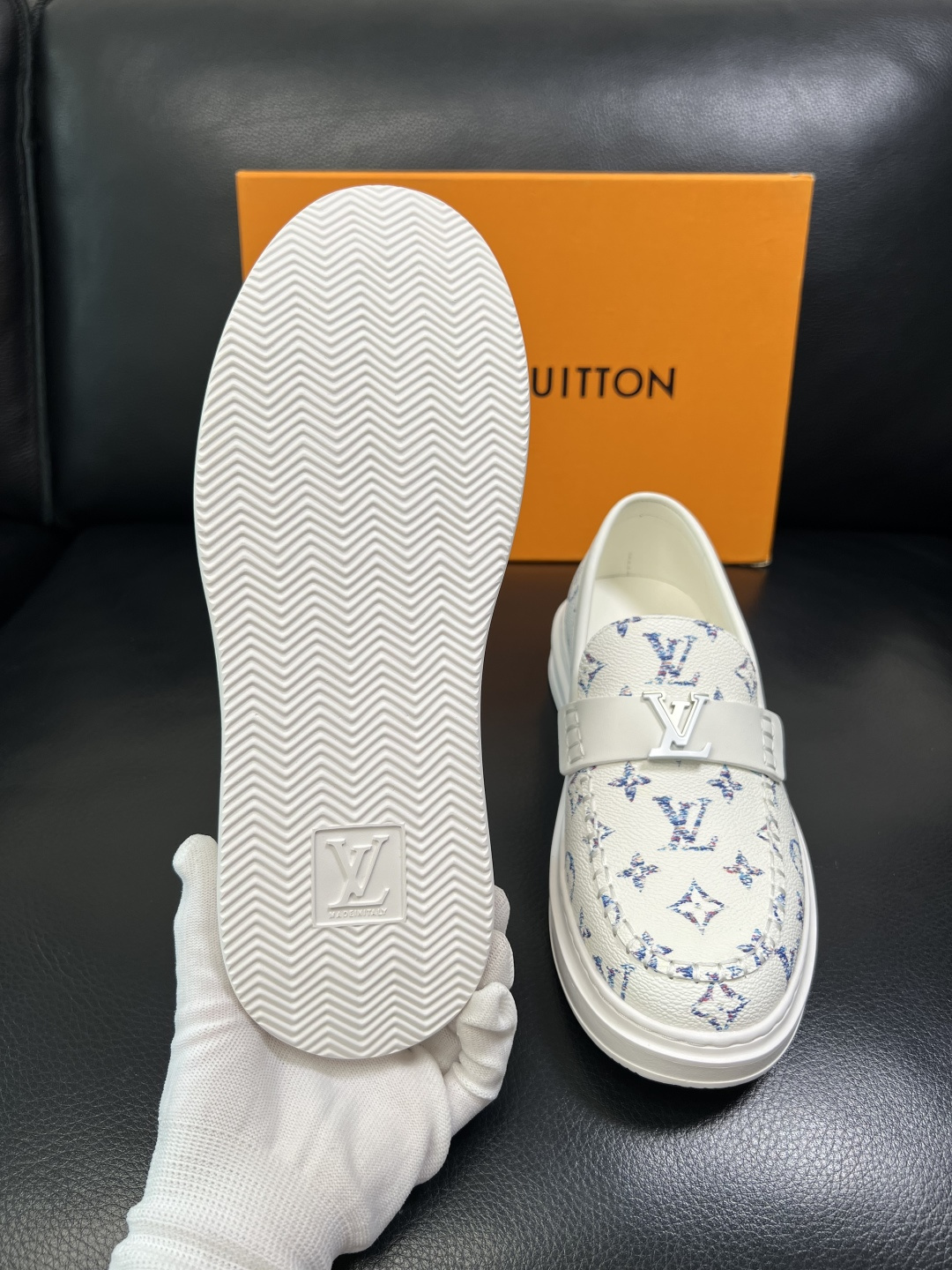 Lv 高品质 顶级工艺品 路易威登，运动板鞋专柜同步，鞋面意大利进口，高品质拼接缤纷色彩复杂工艺品，进口