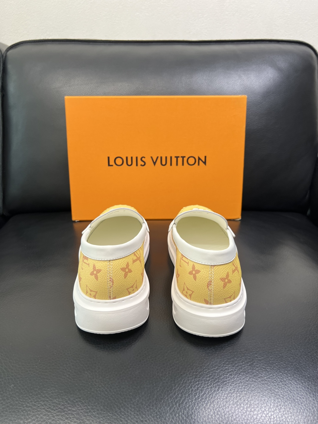 Lv 高品质 顶级工艺品 路易威登，运动板鞋专柜同步，鞋面意大利进口，高品质拼接缤纷色彩复杂工艺品，进口