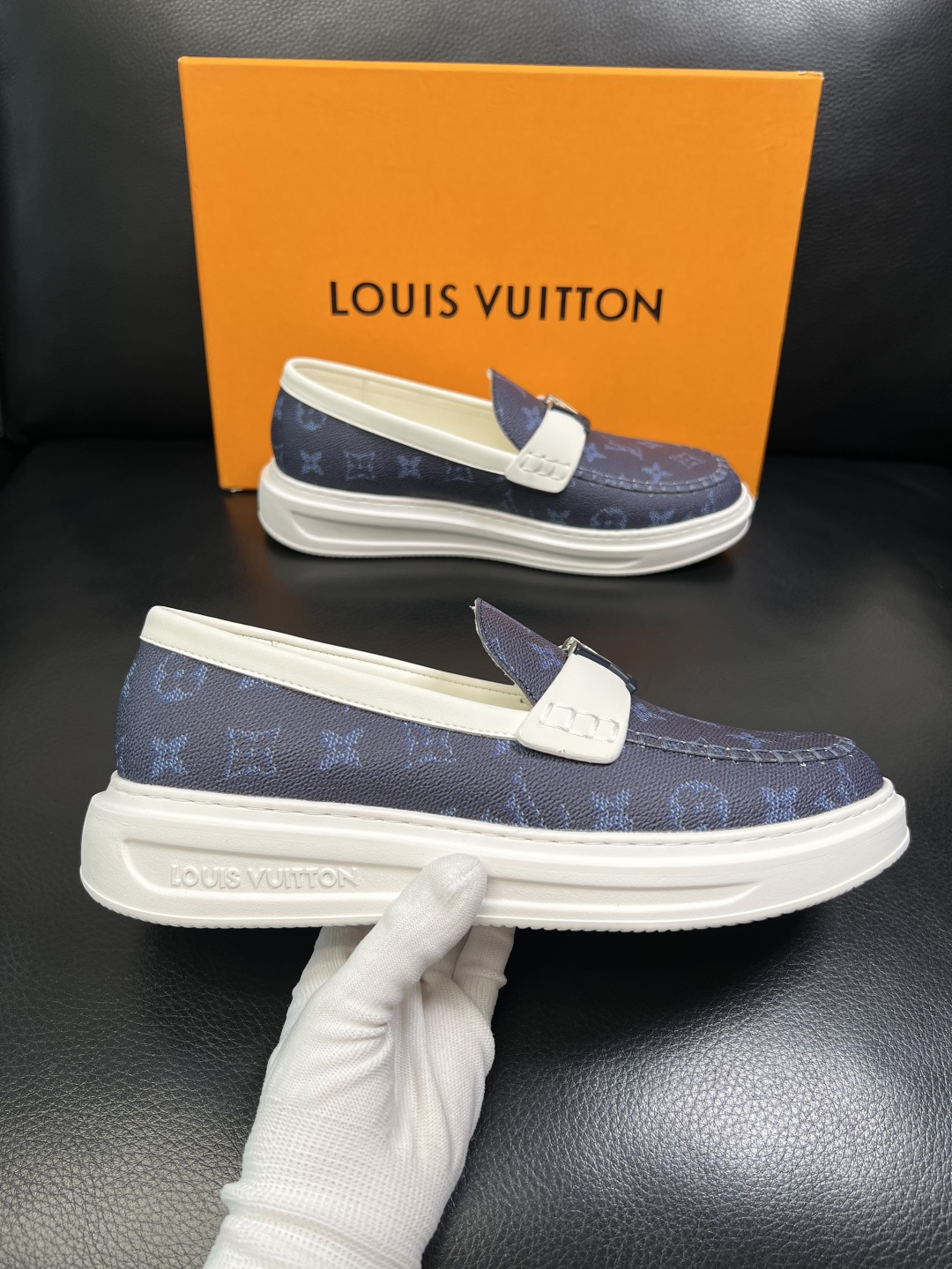 Lv 高品质 顶级工艺品 路易威登，运动板鞋专柜同步，鞋面意大利进口，高品质拼接缤纷色彩复杂工艺品，进口