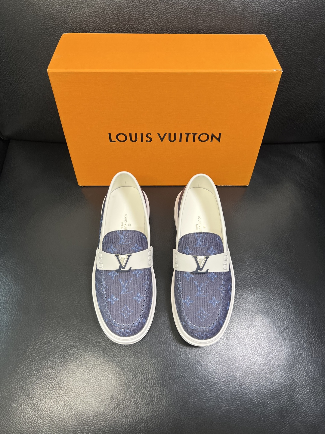 Lv 高品质 顶级工艺品 路易威登，运动板鞋专柜同步，鞋面意大利进口，高品质拼接缤纷色彩复杂工艺品，进口