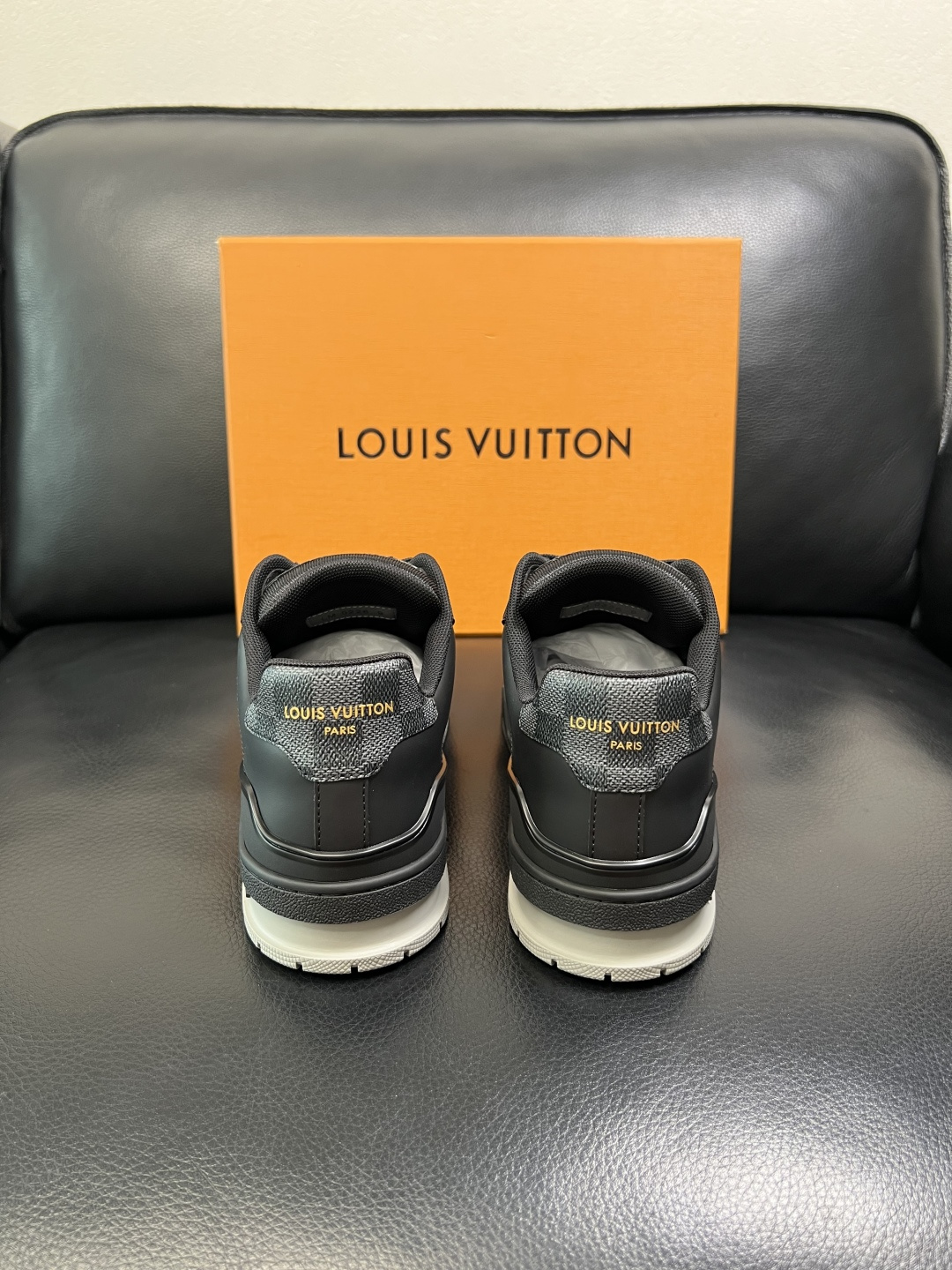 Lv 高品质 顶级工艺品 路易威登，专柜同步原厂配置，鞋面意大利进口牛皮拼布面料，进口水染牛皮垫网里柔软