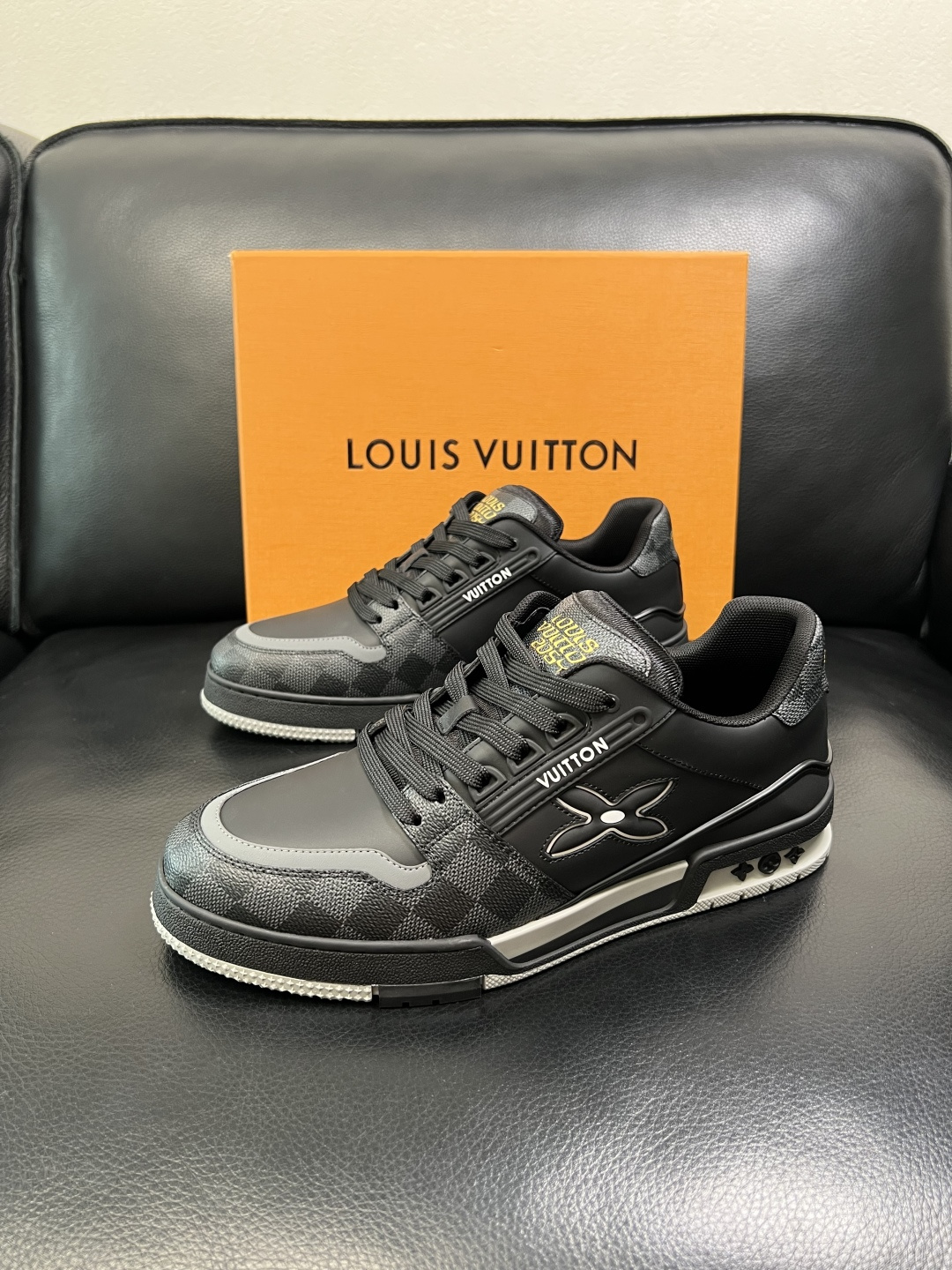 Lv 高品质 顶级工艺品 路易威登，专柜同步原厂配置，鞋面意大利进口牛皮拼布面料，进口水染牛皮垫网里柔软