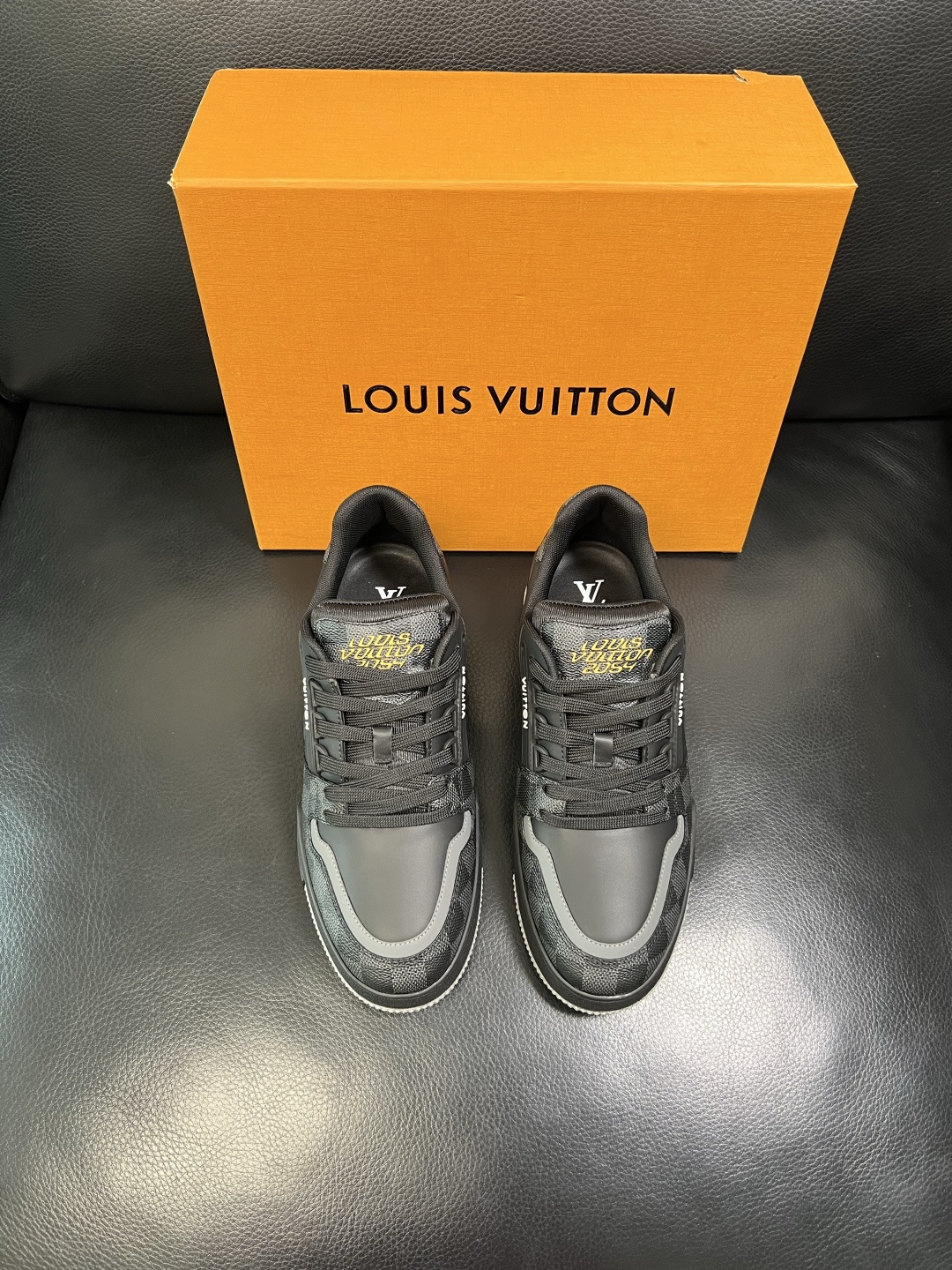 Lv 高品质 顶级工艺品 路易威登，专柜同步原厂配置，鞋面意大利进口牛皮拼布面料，进口水染牛皮垫网里柔软