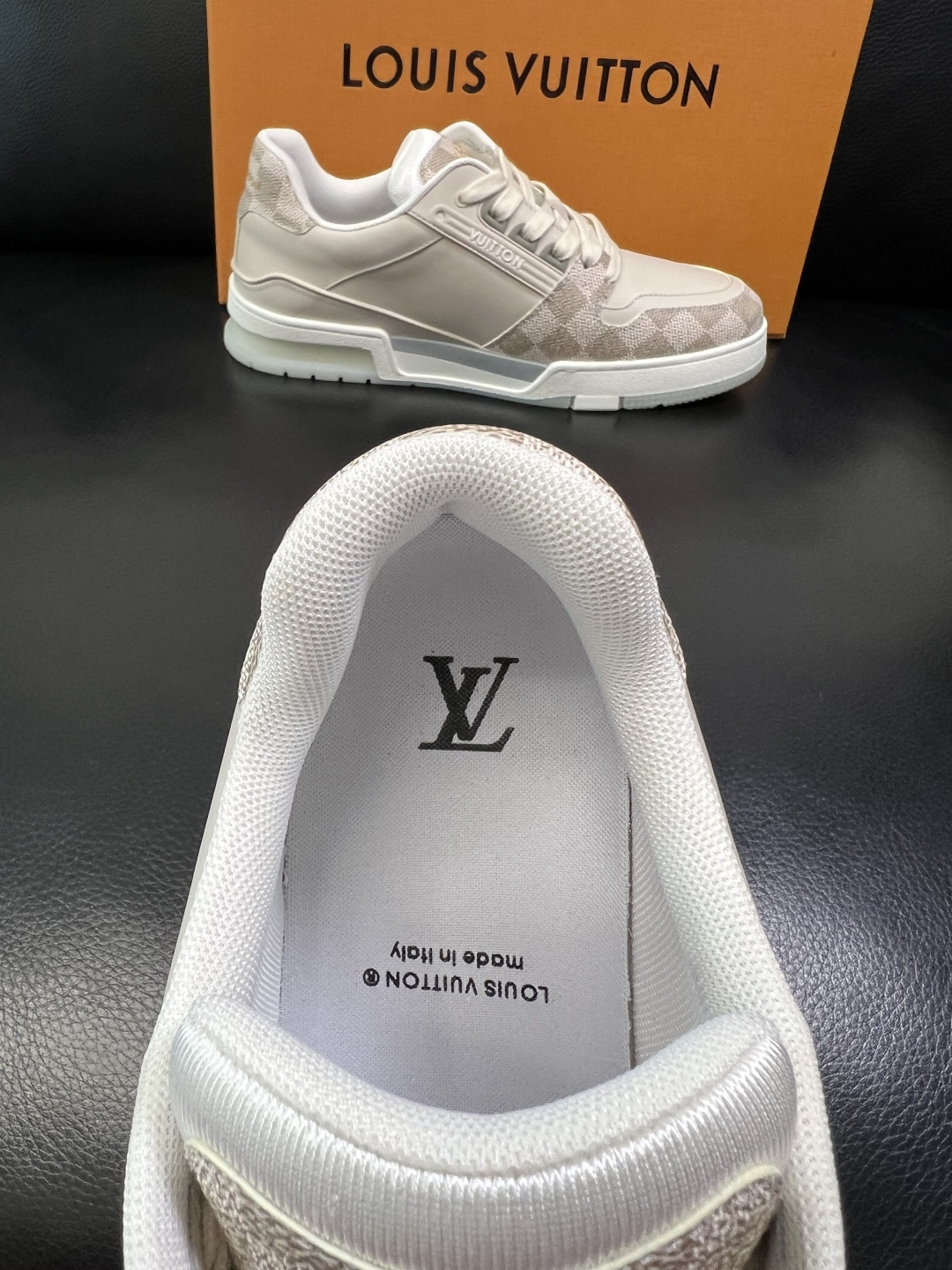 Lv 高品质 顶级工艺品 路易威登，专柜同步原厂配置，鞋面意大利进口牛皮拼布面料，进口水染牛皮垫网里柔软