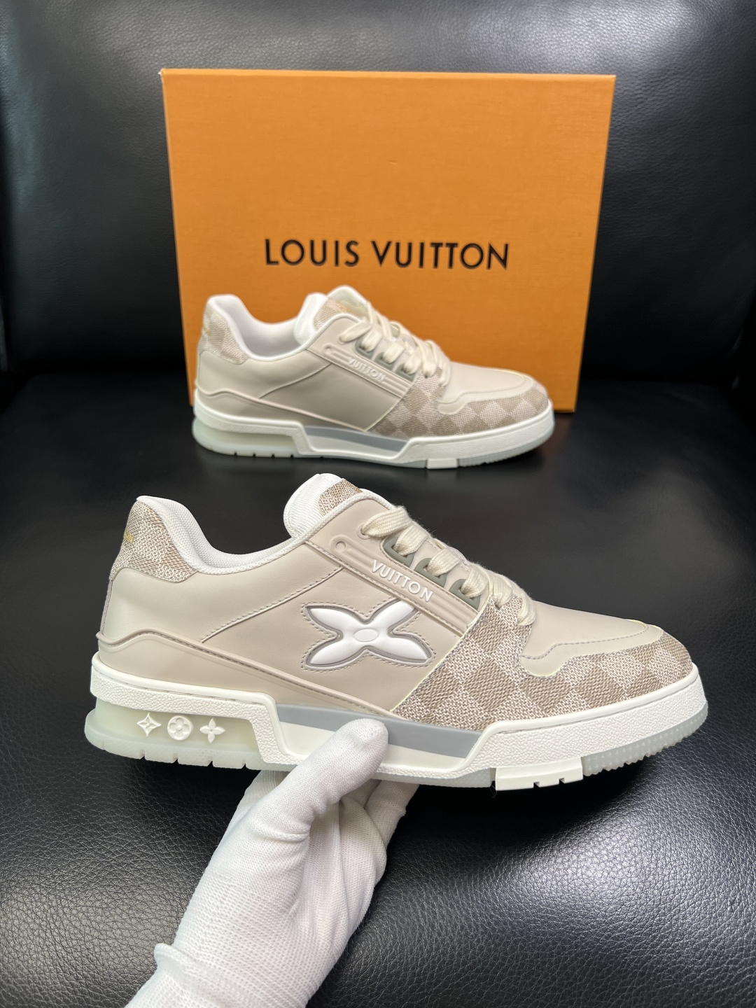 Lv 高品质 顶级工艺品 路易威登，专柜同步原厂配置，鞋面意大利进口牛皮拼布面料，进口水染牛皮垫网里柔软