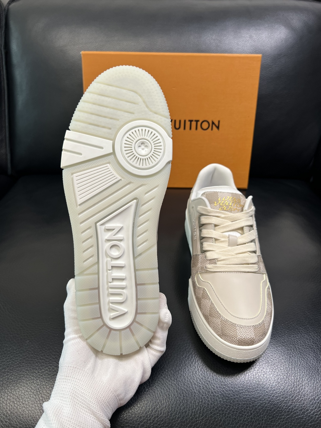 Lv 高品质 顶级工艺品 路易威登，专柜同步原厂配置，鞋面意大利进口牛皮拼布面料，进口水染牛皮垫网里柔软