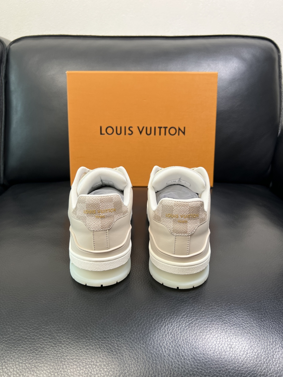 Lv 高品质 顶级工艺品 路易威登，专柜同步原厂配置，鞋面意大利进口牛皮拼布面料，进口水染牛皮垫网里柔软